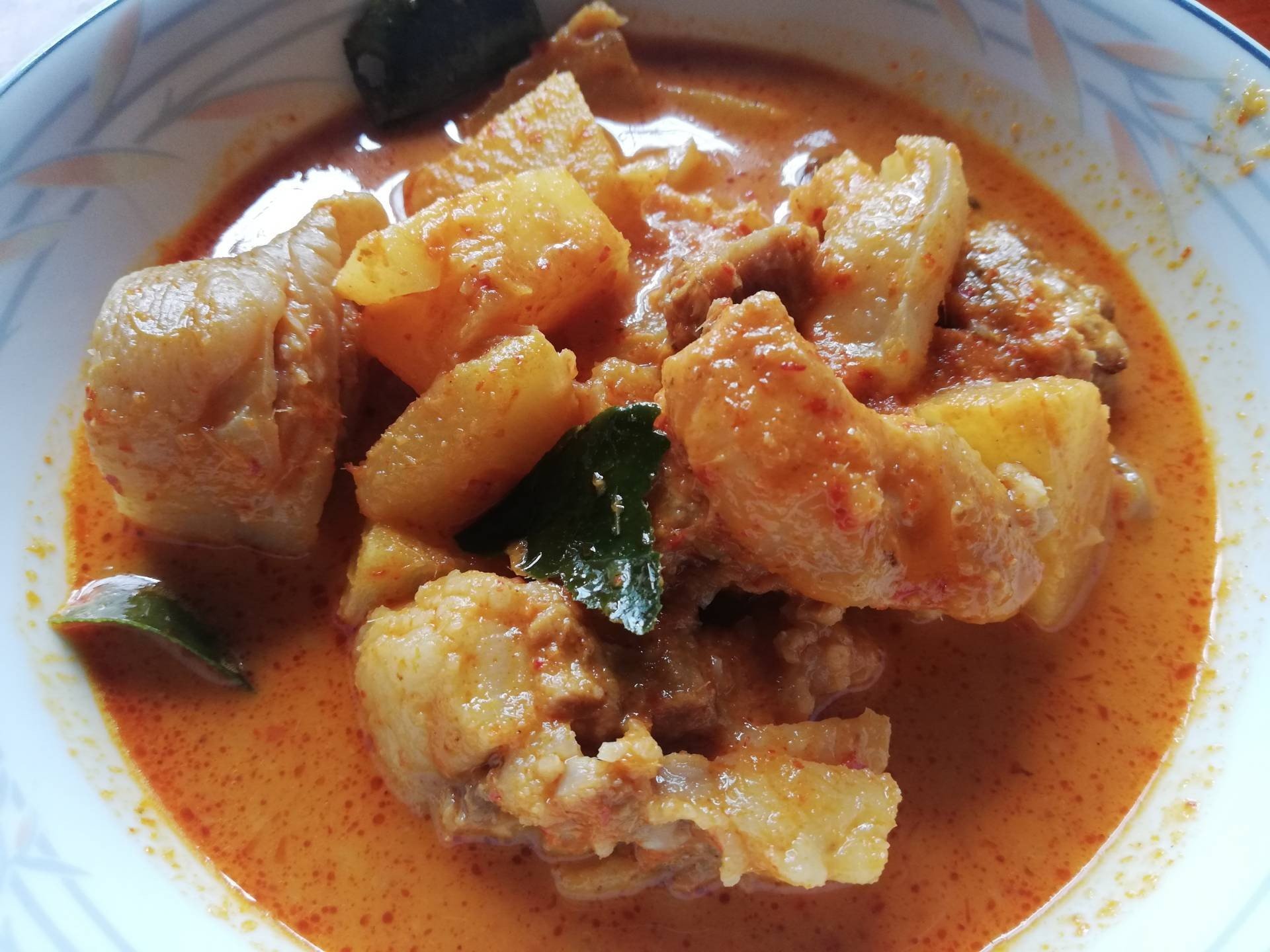 แกงเผ็ดหางหมูสับปะรด​