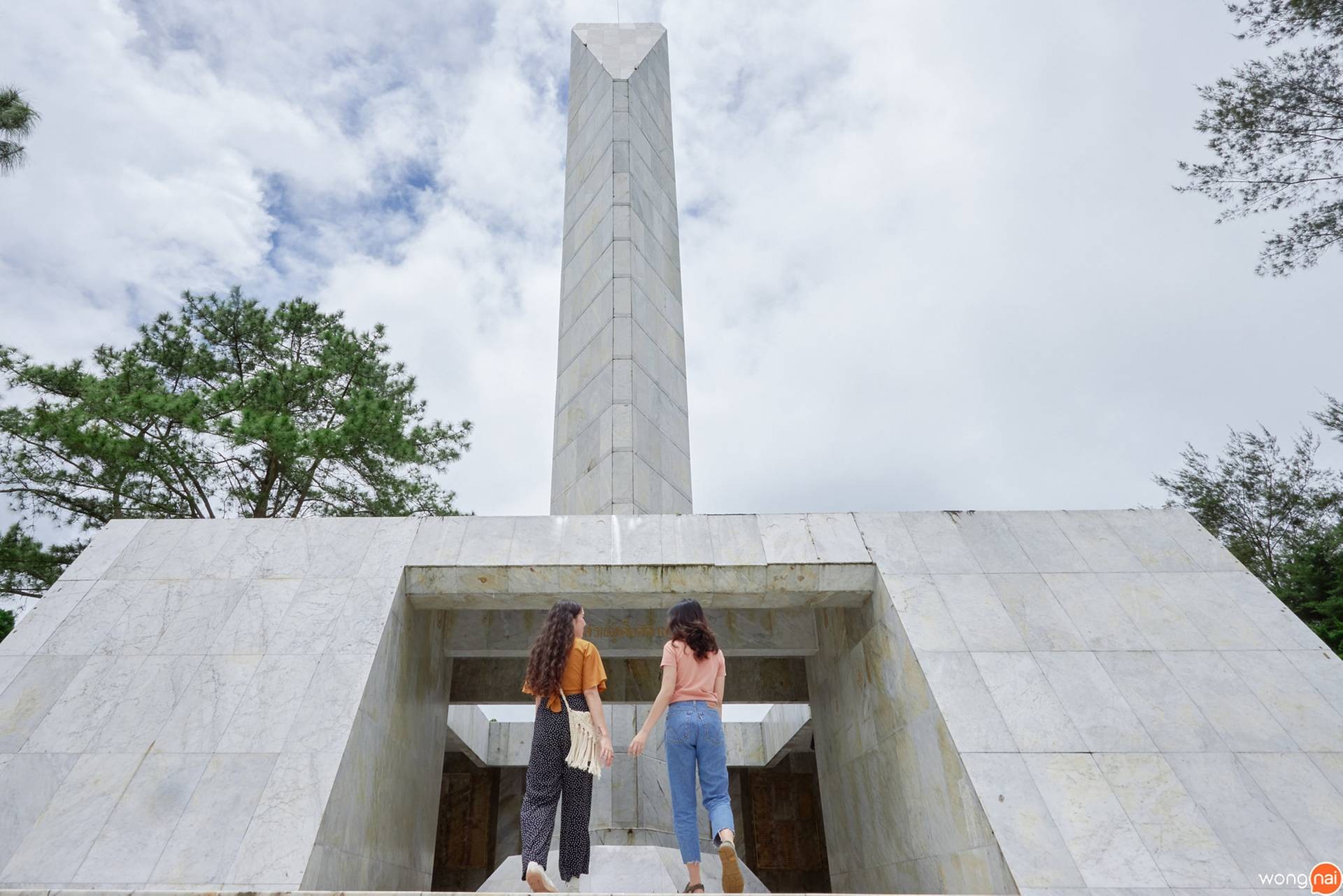 อนุสรณ์สถานผู้เสียสละเขาค้อ