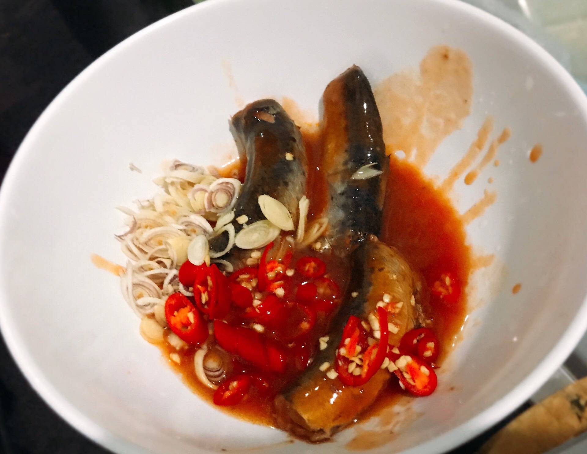 ยำปลากระป๋อง