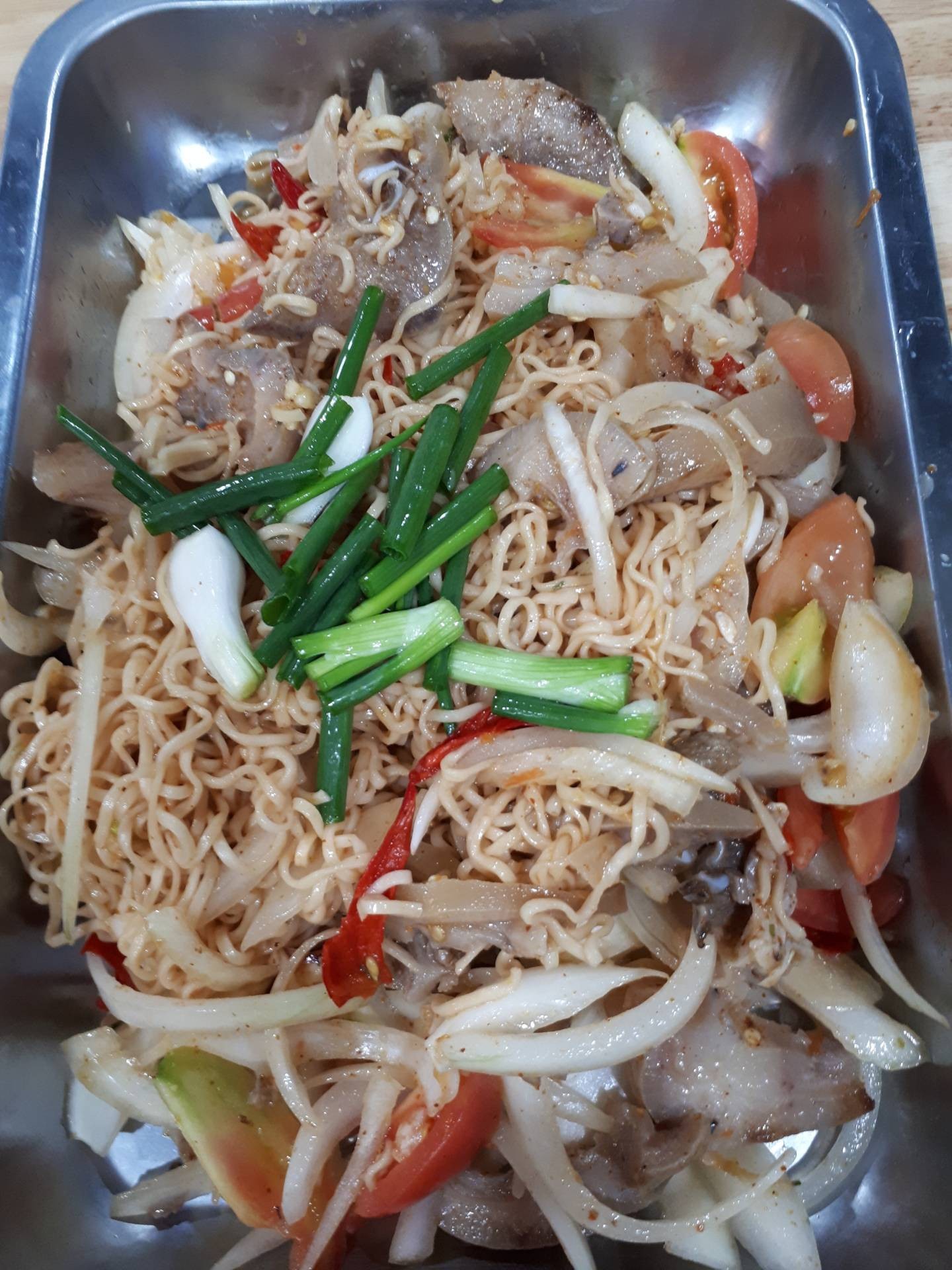 ยำมาม่าหัวหมู