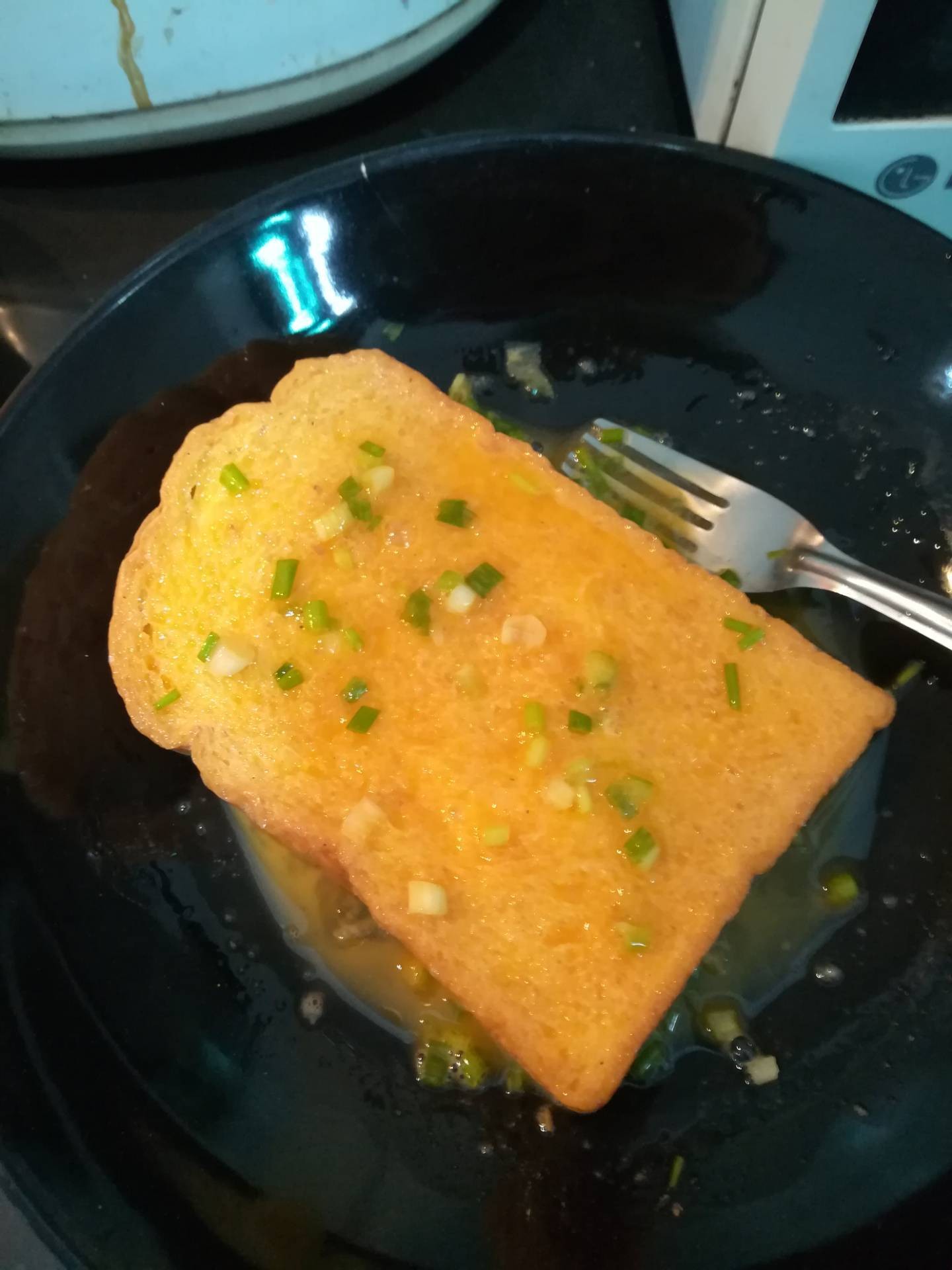 Kraphao Tuna Toast