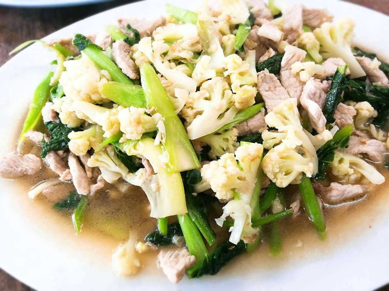 ผัดดอกกะหล่ำหมู