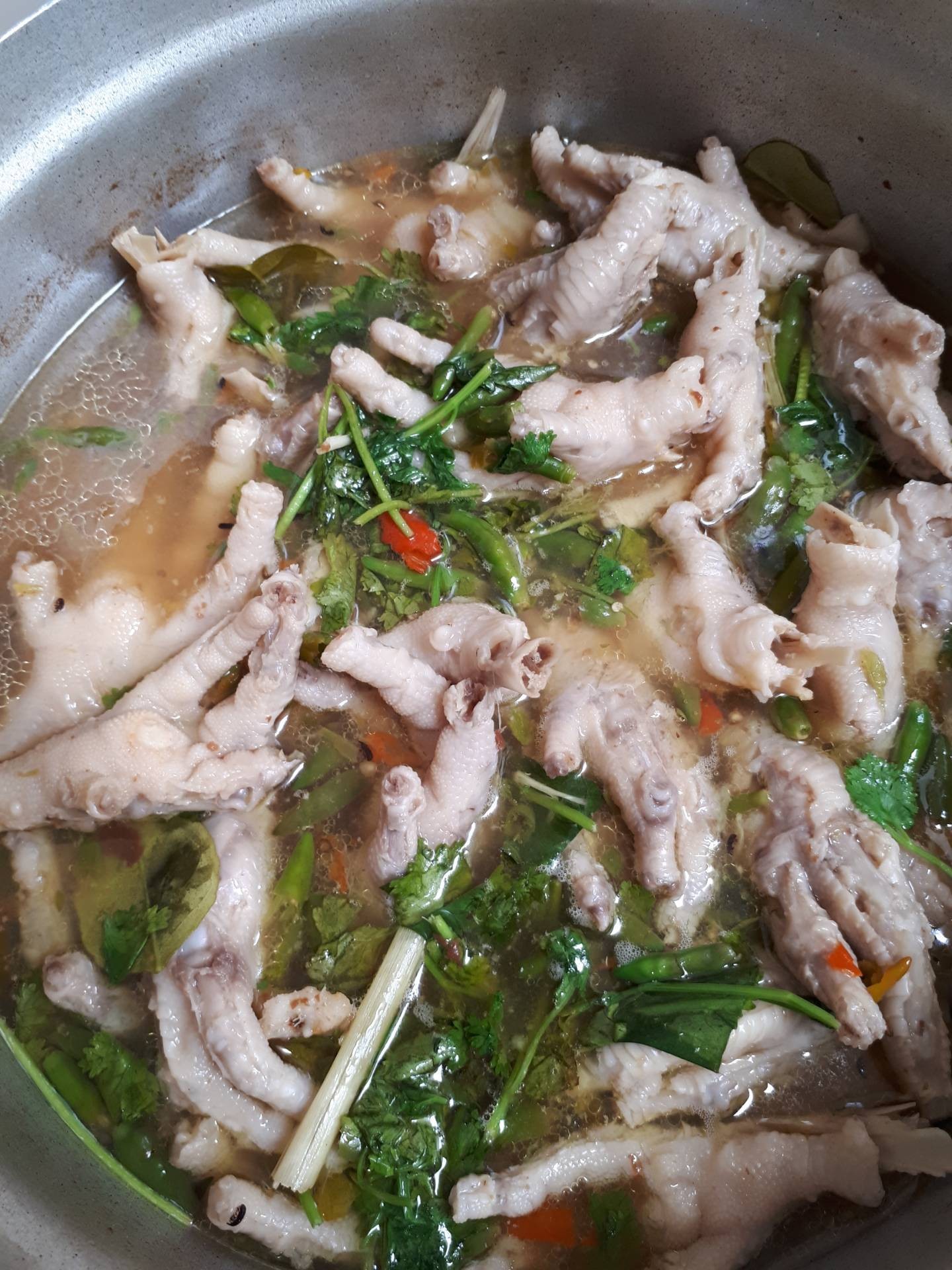 ต้มยำตีนไก่มะขามเปียก