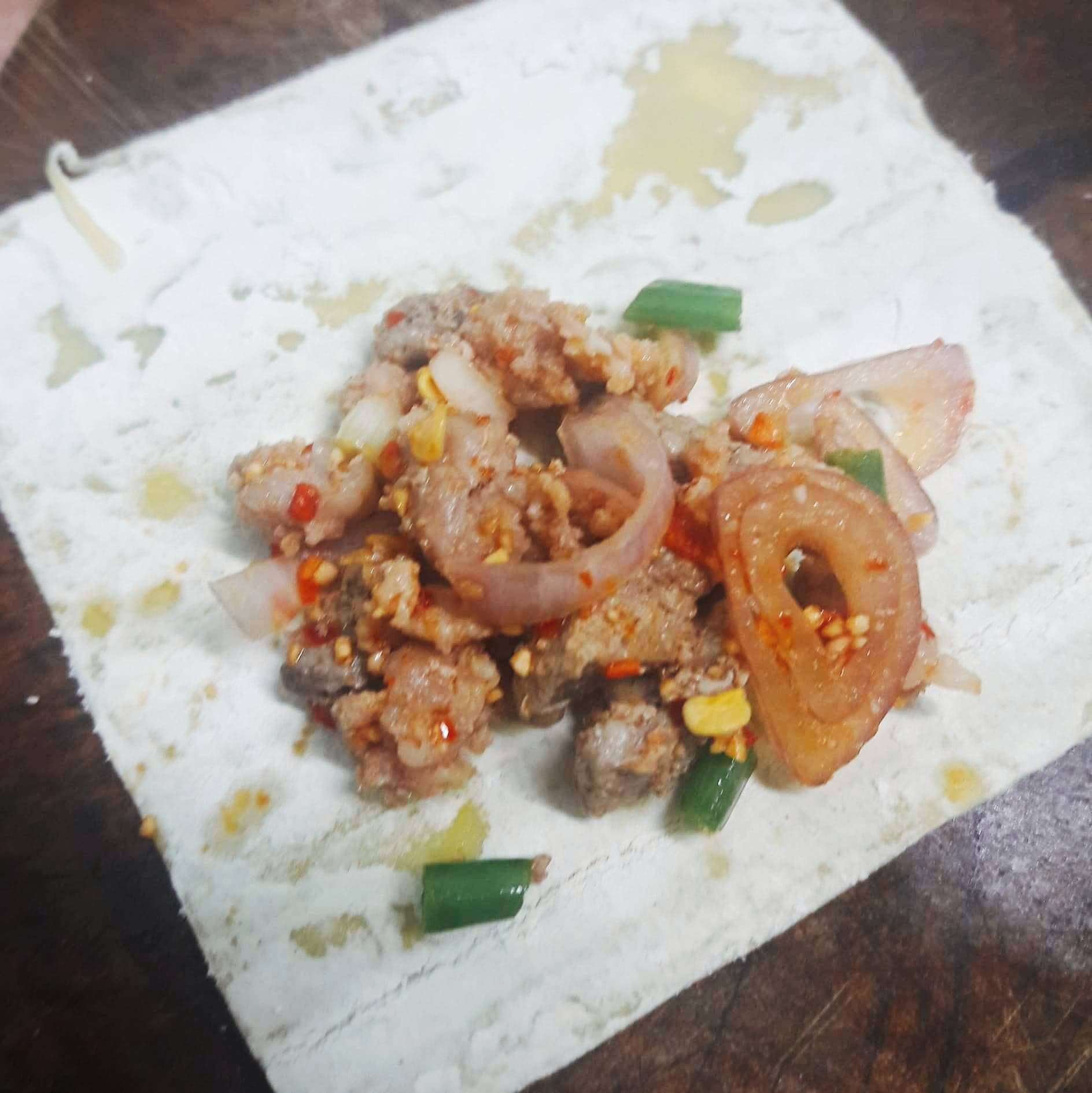 เกี๊ยวทอดลาบหมู