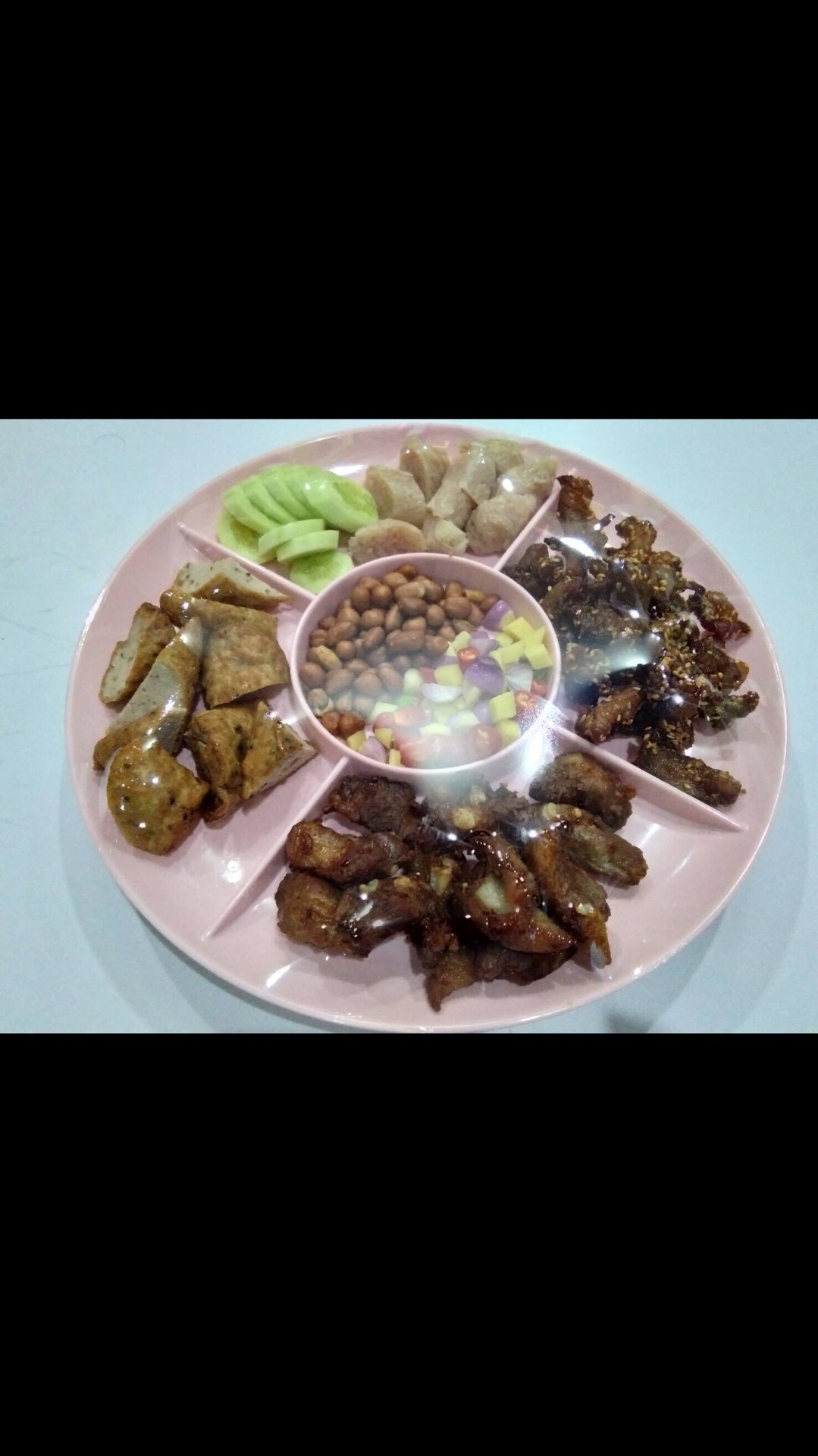 บุ๋ม แจ๋วฮ้อน