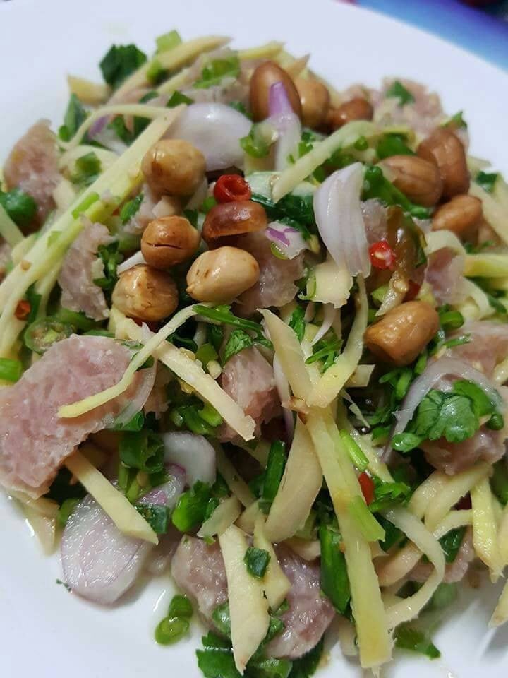 สูตร ยำแหนมสด พร้อมวิธีทำโดย Hally - Wongnai Cooking