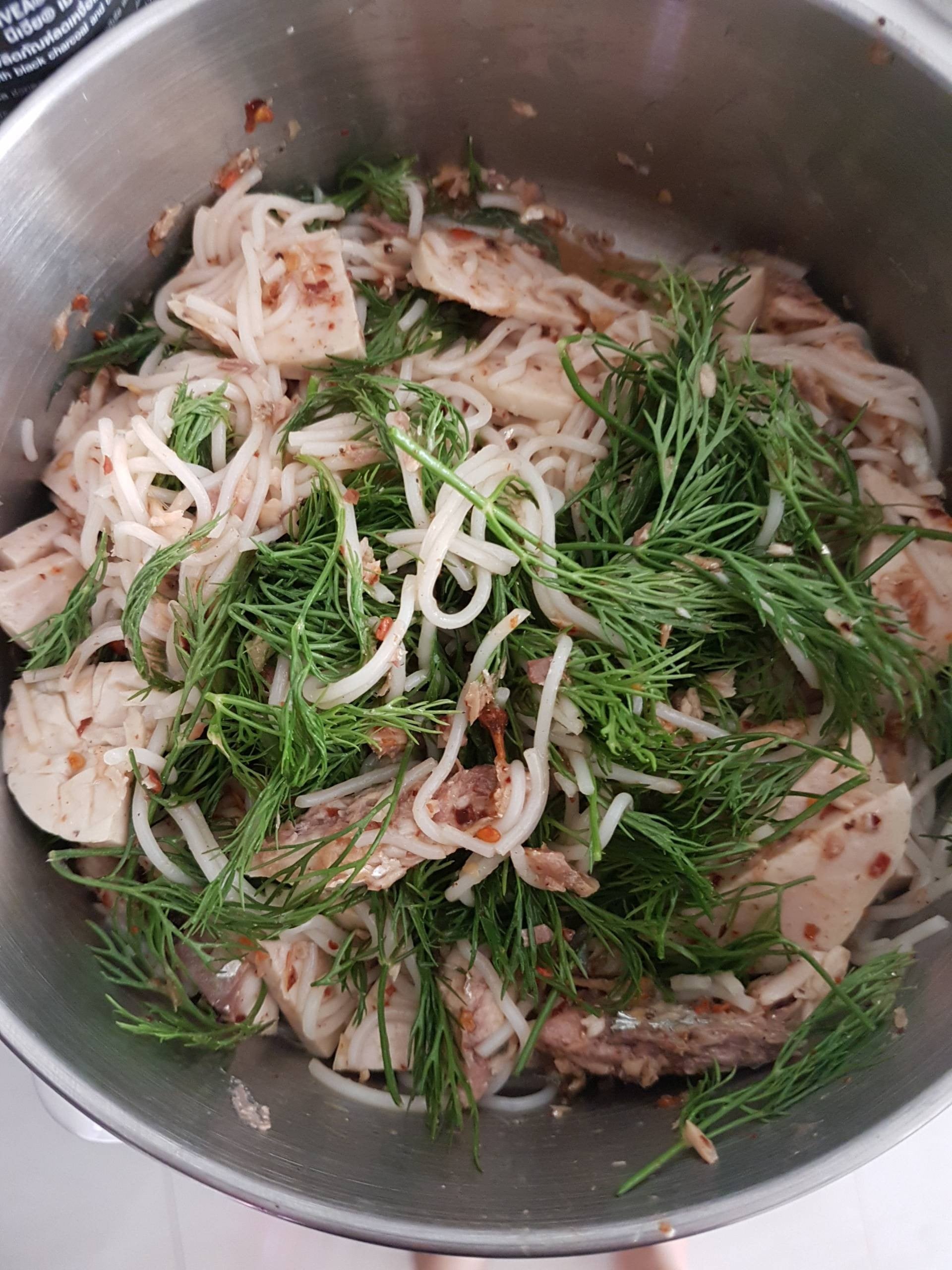 ยำขนมจีน