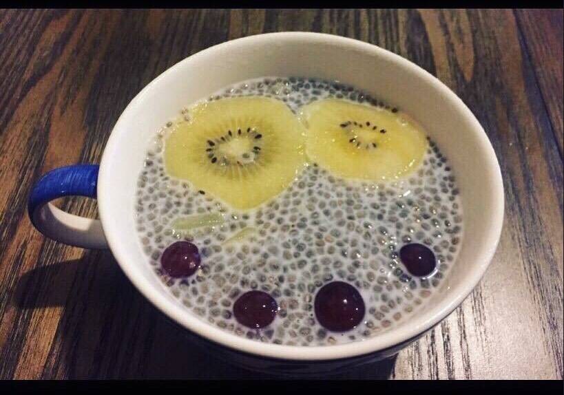 Fruit Salad With Chia Seeds เบาๆ ไม่เบา