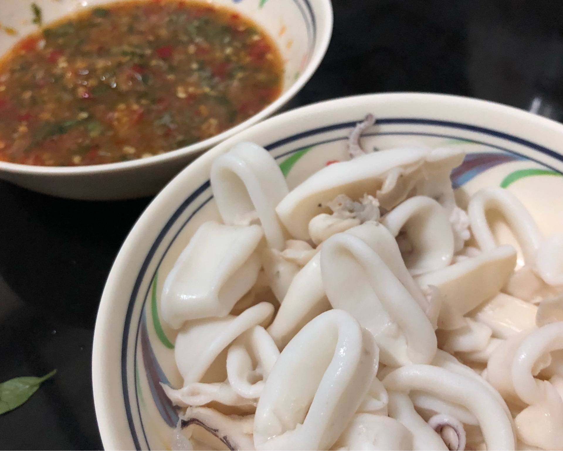 ปลาหมึก ลวกจิ้มซีฟู้ดแซ่บๆ