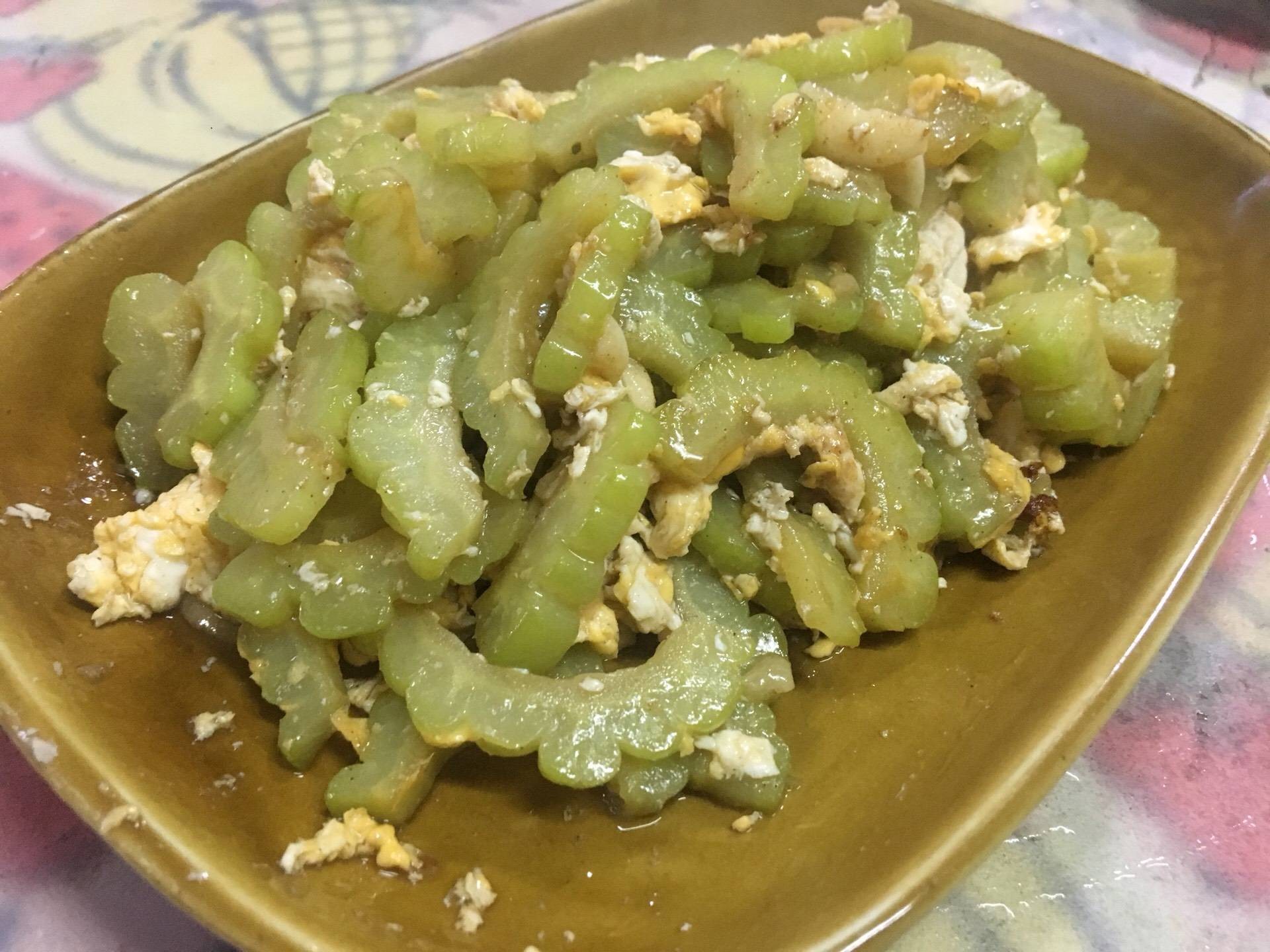 มะระผัดไข่