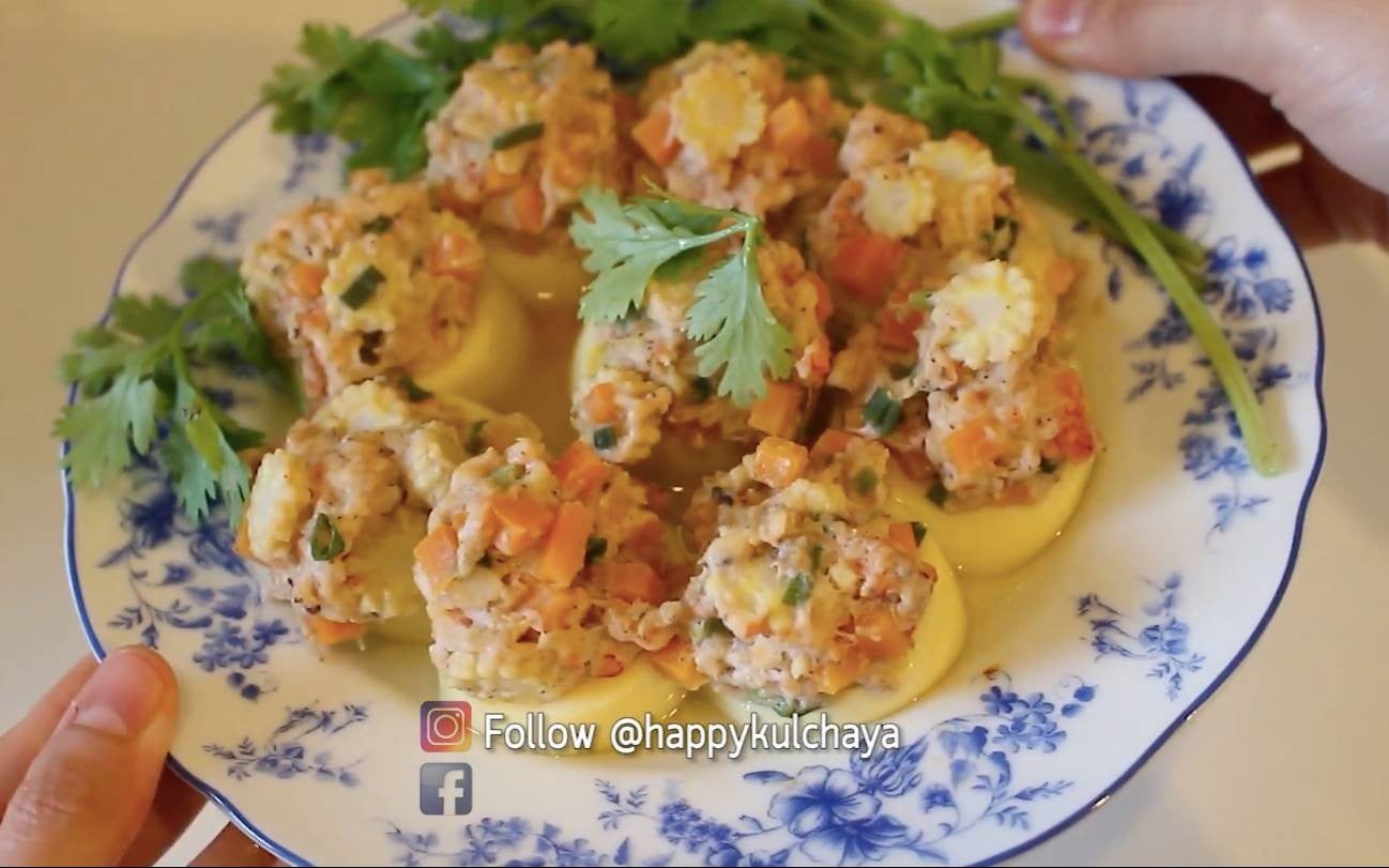 เต้าหู้ไข่นึ่งกุ้งสับ Steam egg tofu with minced shrimp.