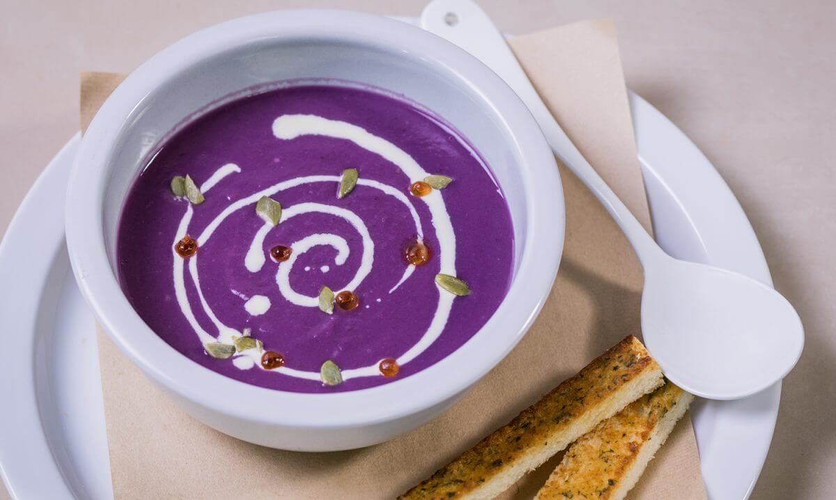 ซุปมันม่วงกับขนมปังสาหร่ายอบชีส