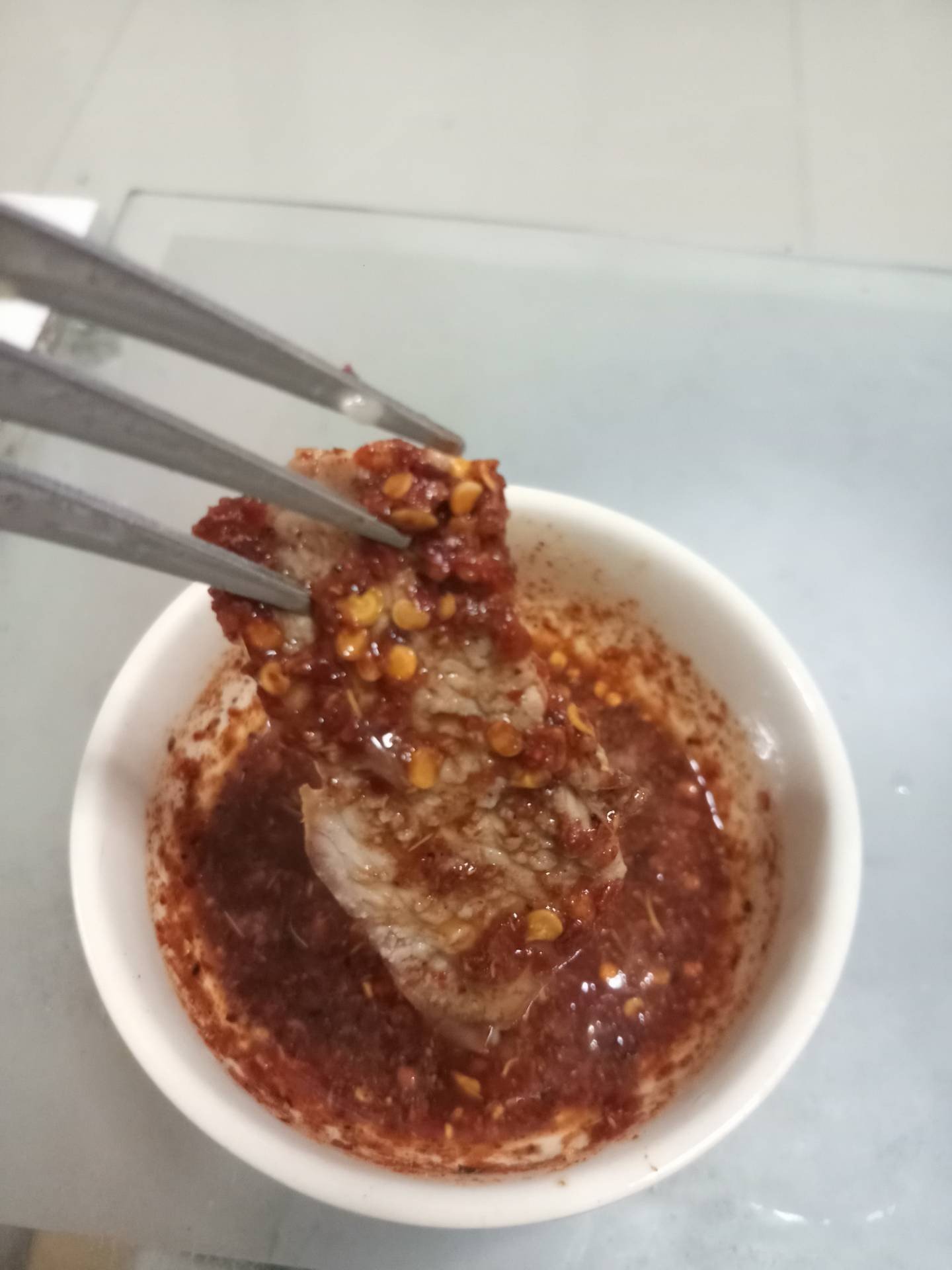 ราเมนหน้าหมูย่าง 
(บะหมี่กึ่งสำเร็จรูปรสทงคัตสึราเมน)