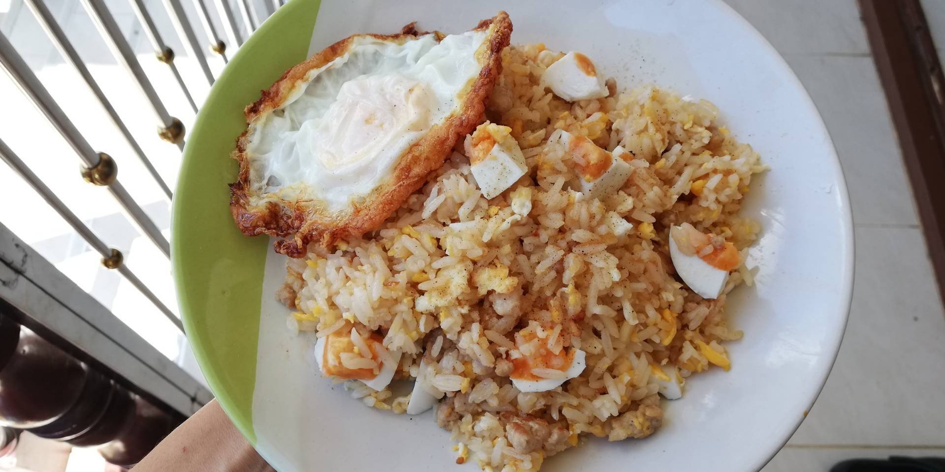 ข้าวผัดหมูสับไข่เค็ม
