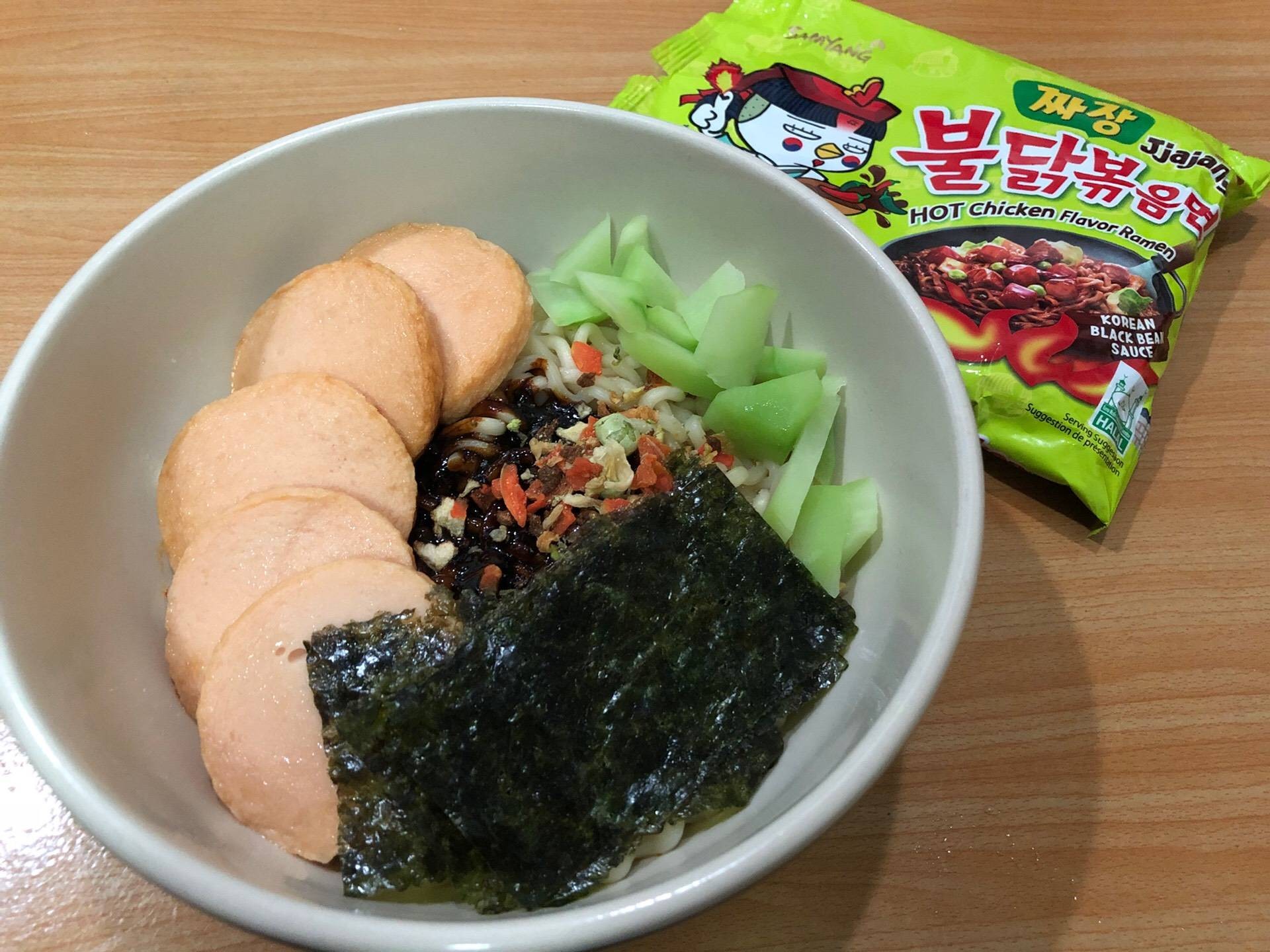 มาม่าเกาหลีสูตรซีอิ้วดำรสไก่เผ็ด 🍜