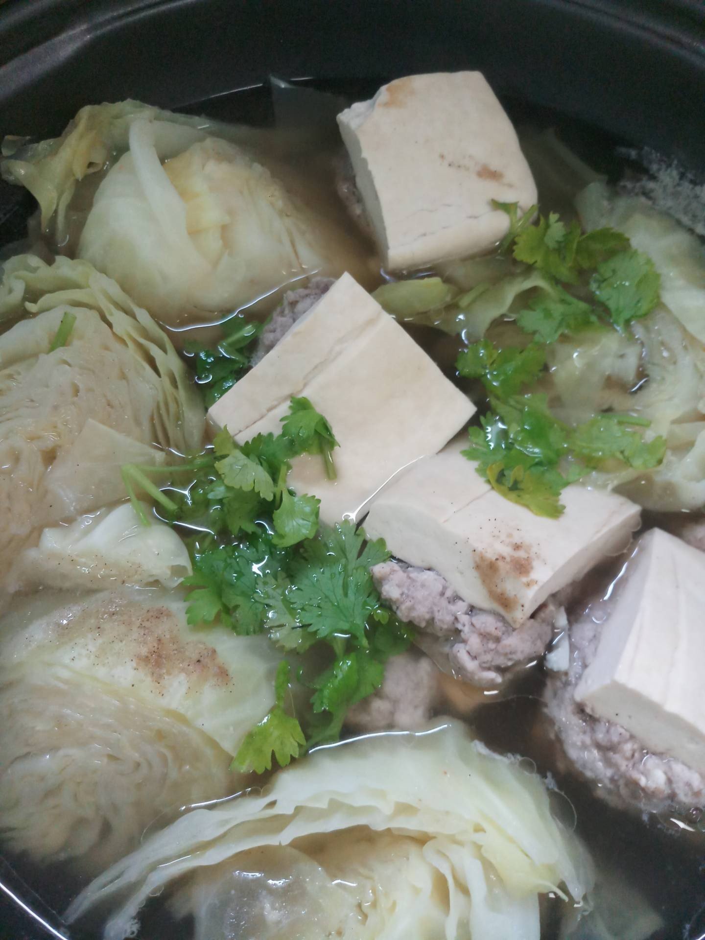 ต้มจืดกะหล่ำปีเต้าหู้ยัดไส้หมูสับ