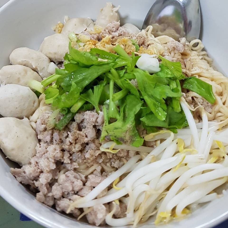 บะหมี่กึ่งสำเร็จรูป รสหมูสับ น้ำขลุกขลิก 🐽อู๊ด อู๊ด