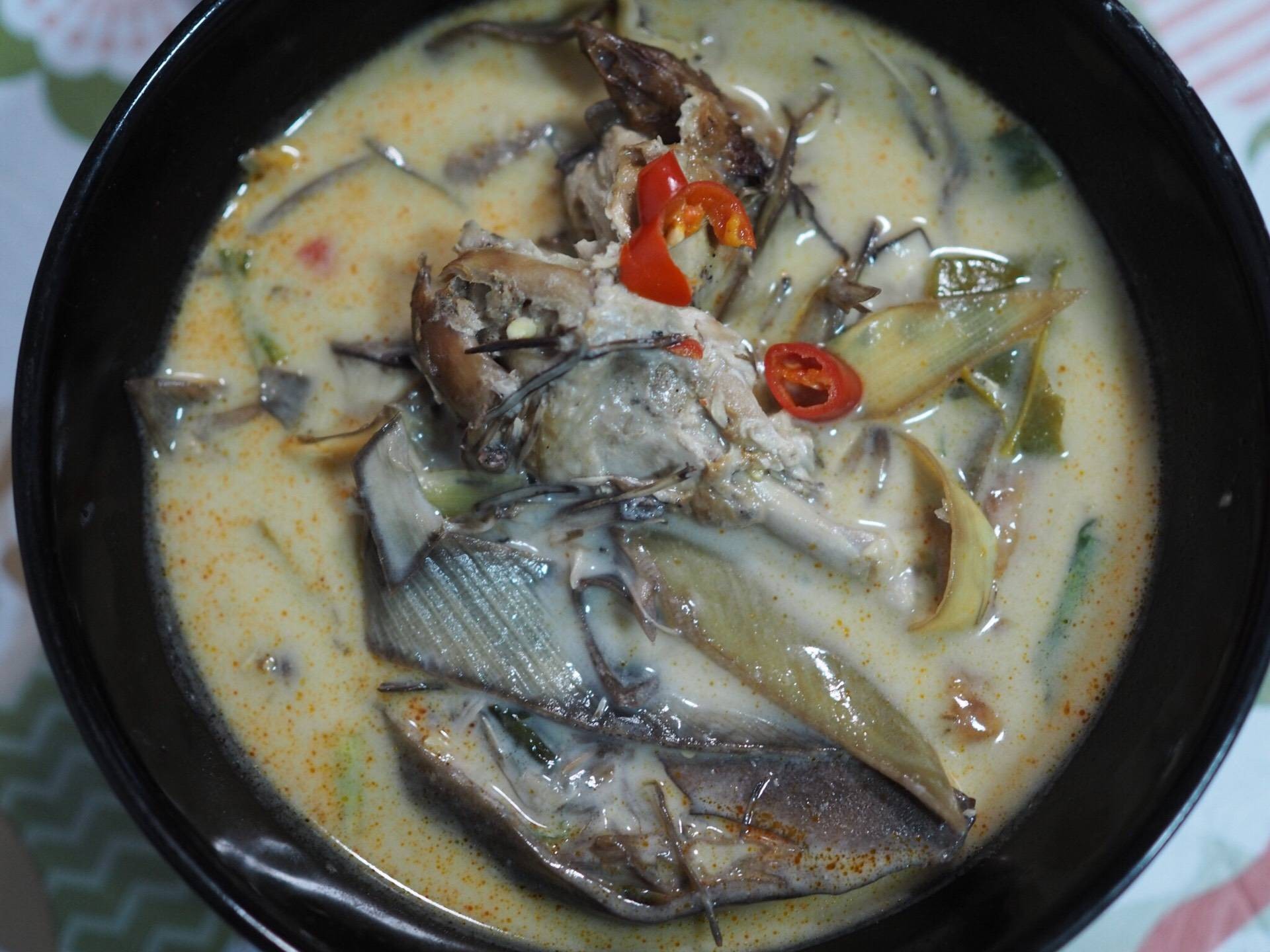 ต้มยำหัวปลีไก่ย่าง