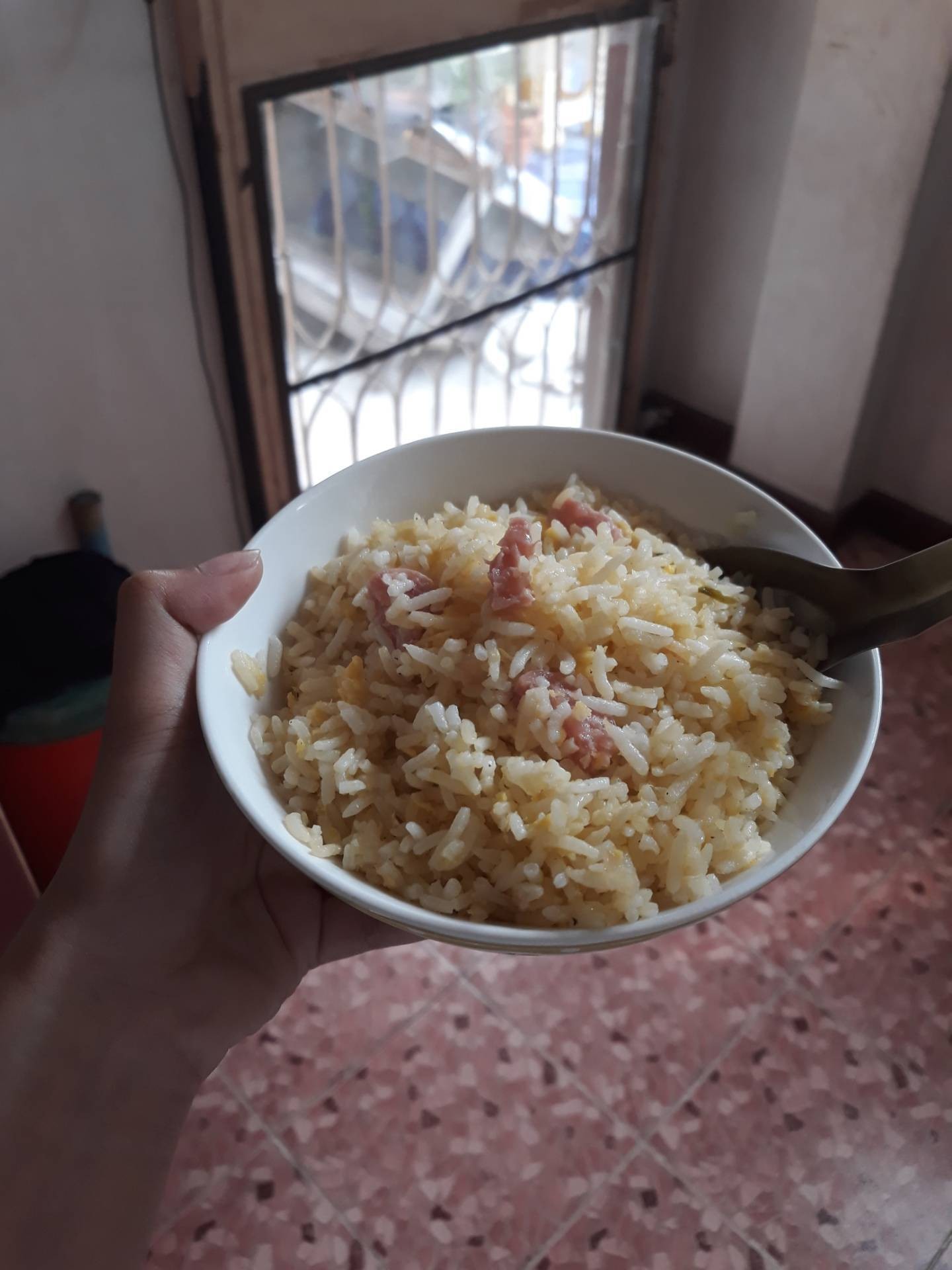 ข้าวผัดไข่ใส่เเหนม