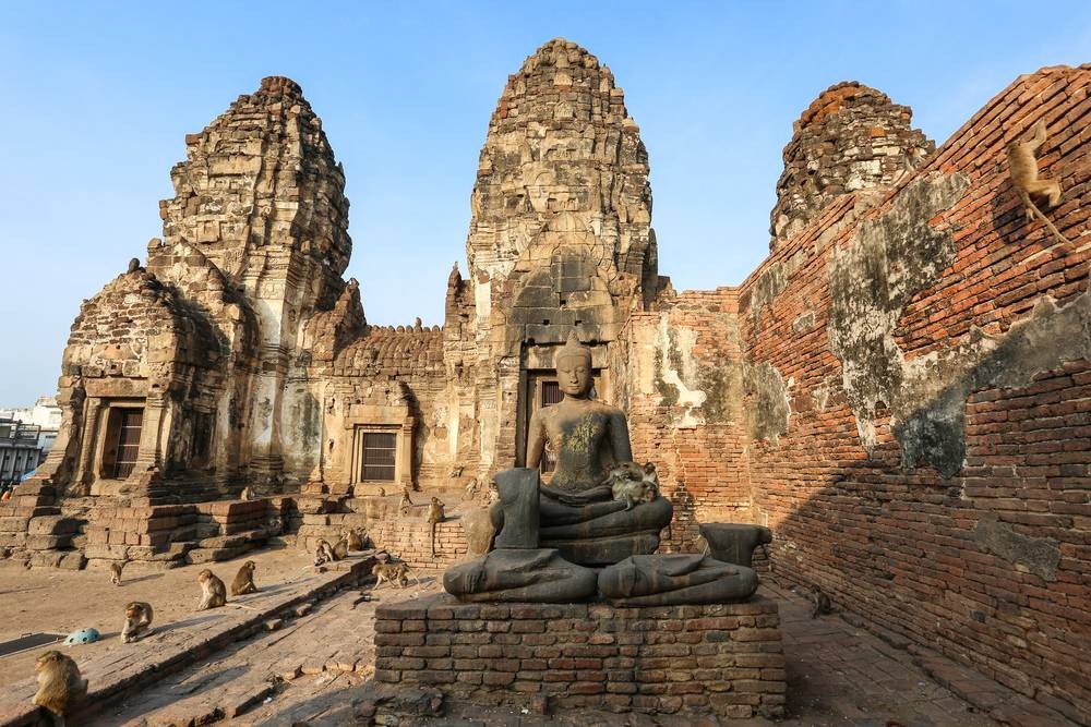 พระปรางค์สามยอด