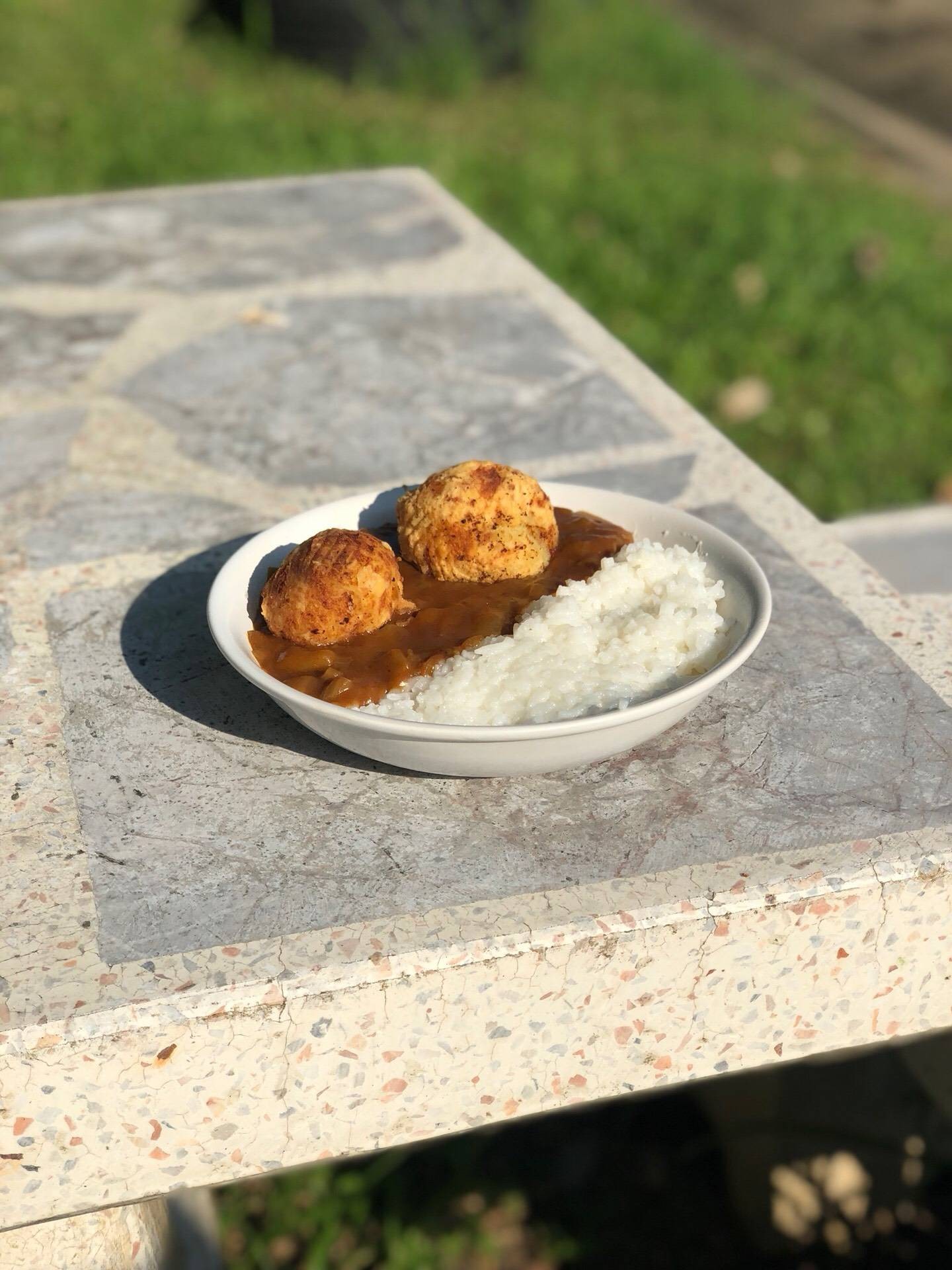 ไก่บดยัดใส่ชีดห่อมันทอดที่ผมกินกับเเกงกระหรี่เเต่ไม่สอนทำเเกงกระหรี่