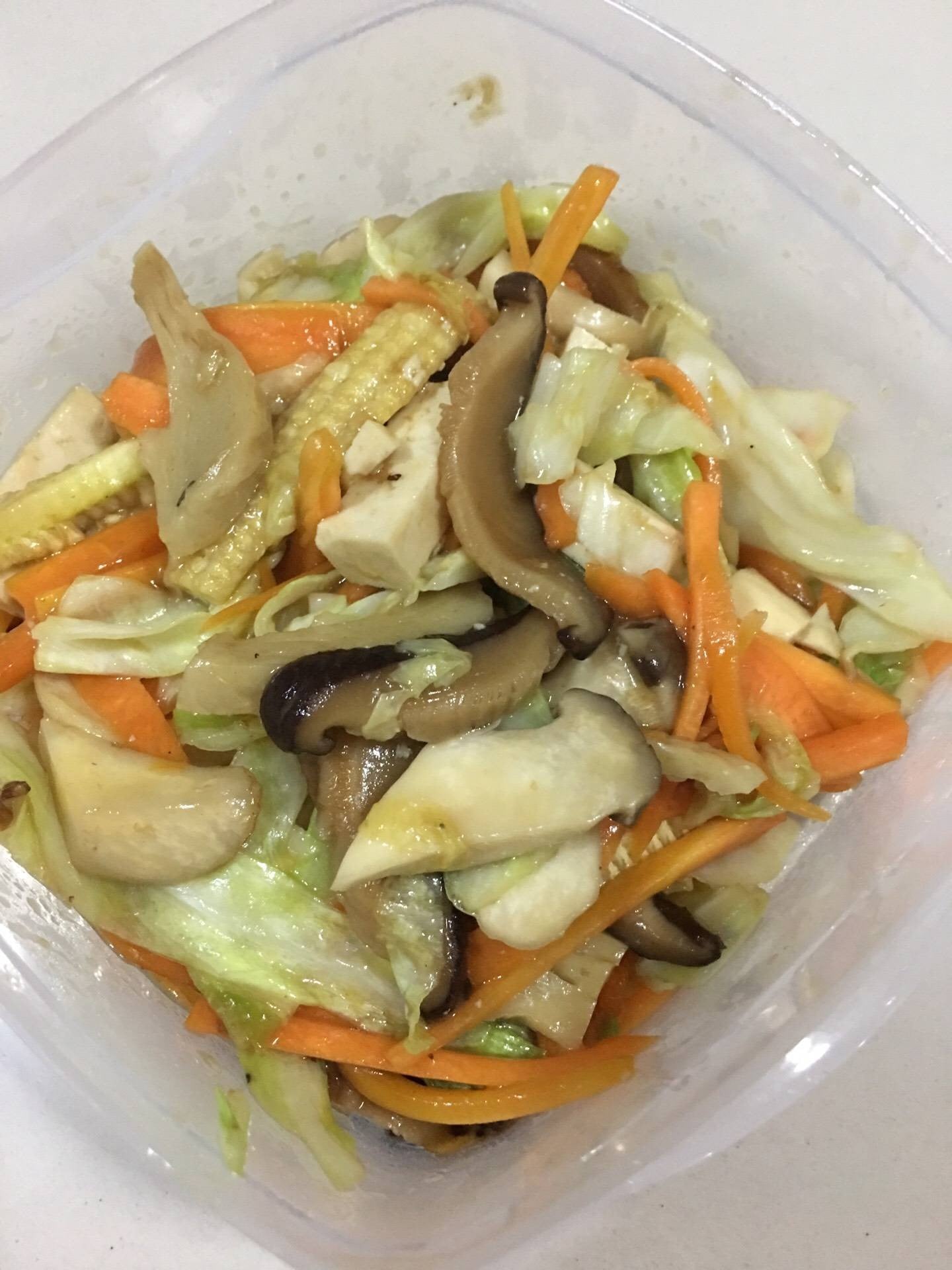 “ผัดผักรวมมิตรเจ”