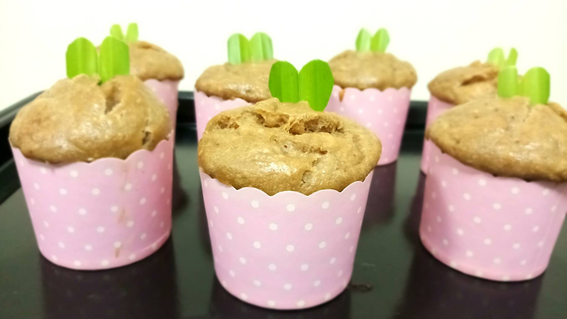 มัฟฟิน กล้วยน้ำว้า "เจ"  
Banana Muffin