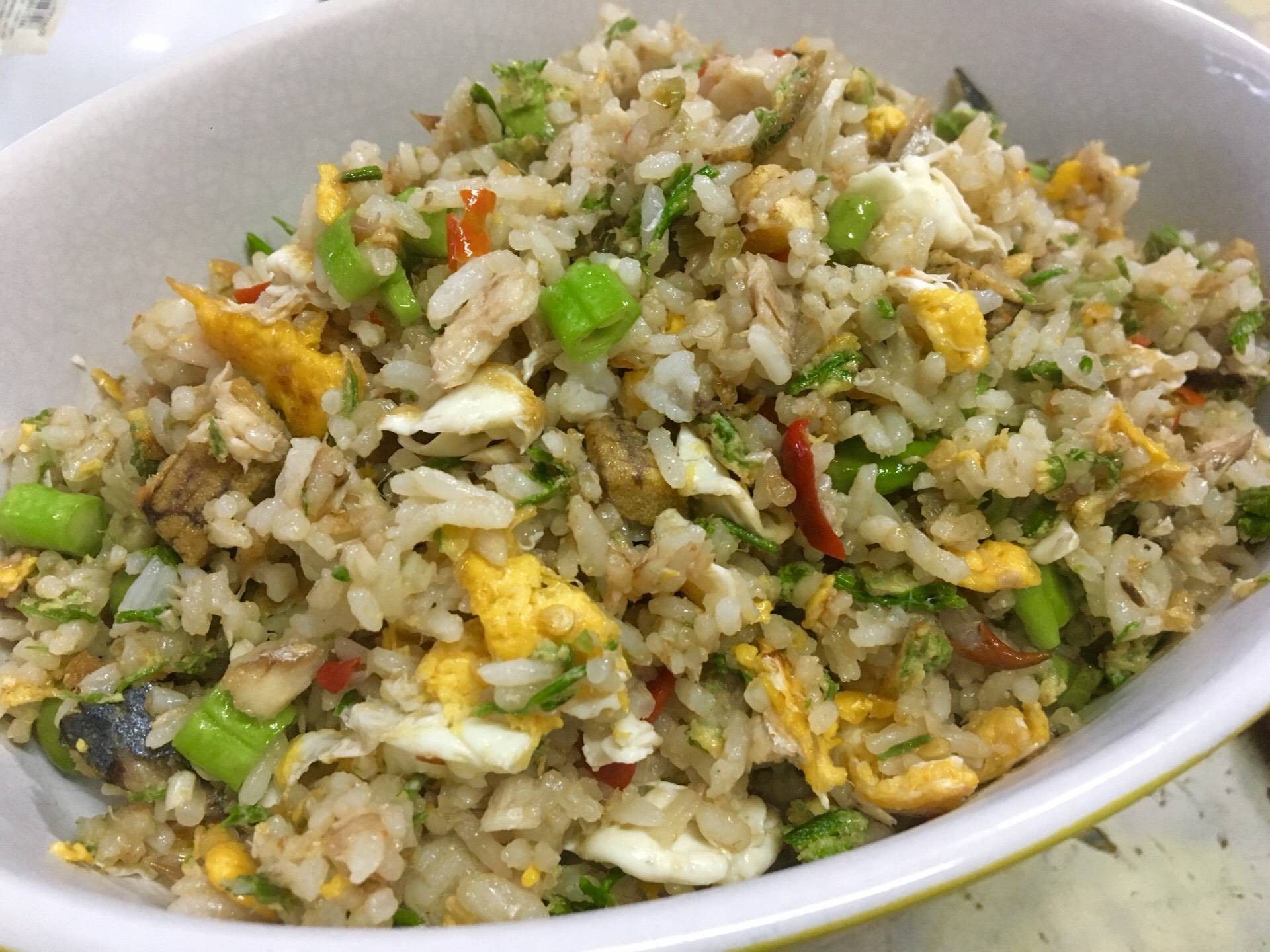 ข้าวผัดน้ำพริกกะปิปลาทูป่น