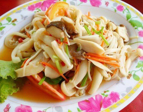 ยำเห็ดรวมเจ