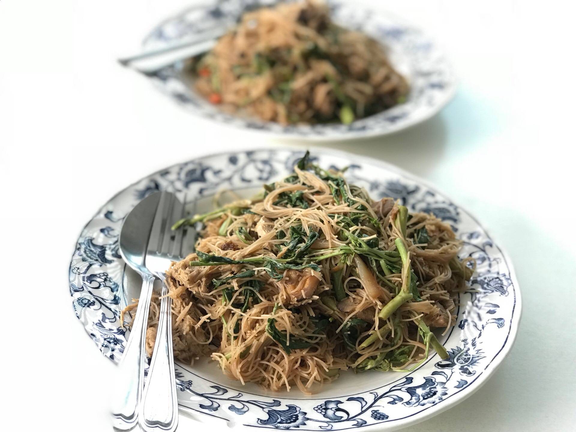 ผัดหมี่กระเฉดเจ