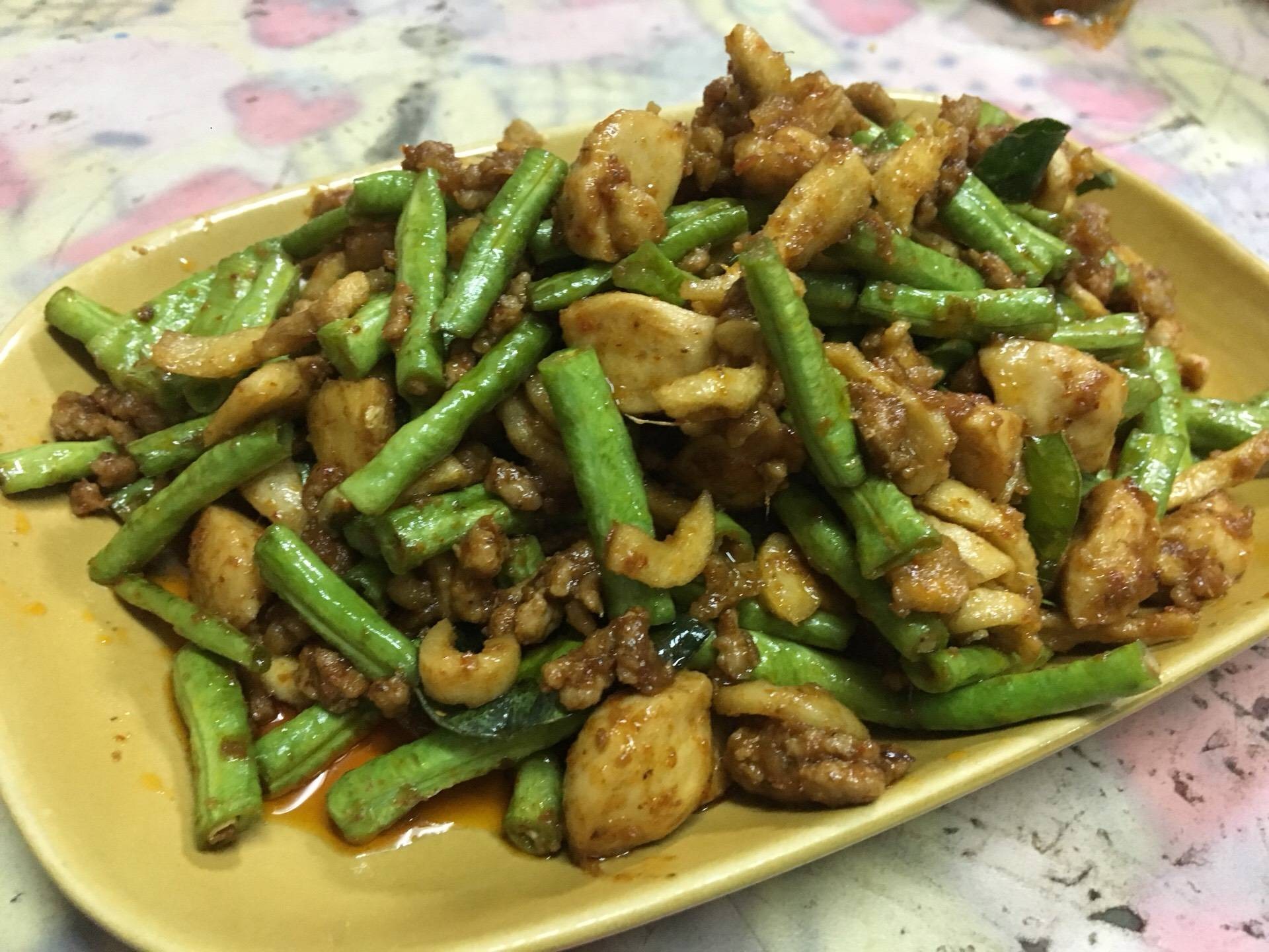 ผัดพริกถั่วกากหมู