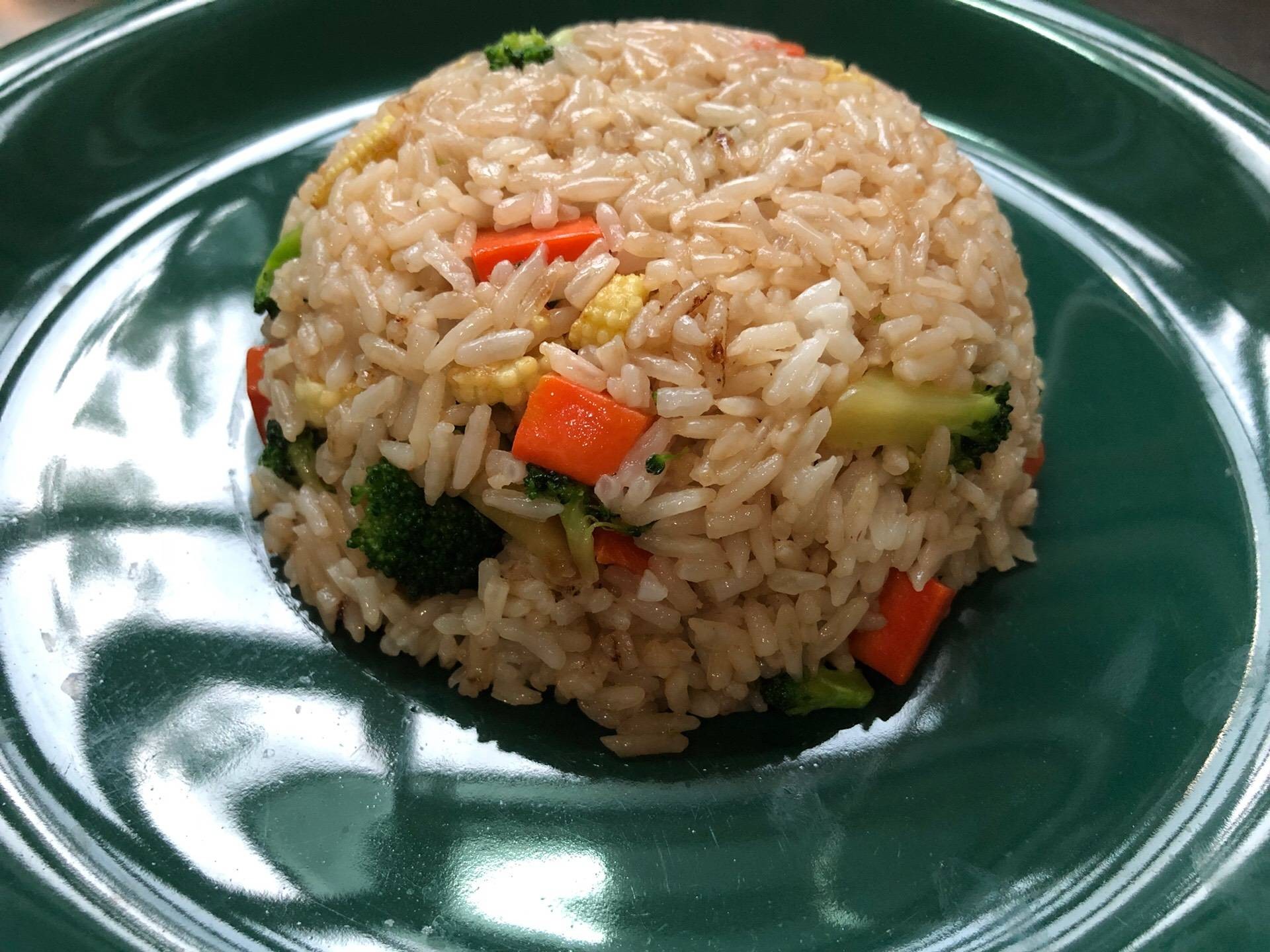 ข้าวผัดผักสามสีเจ