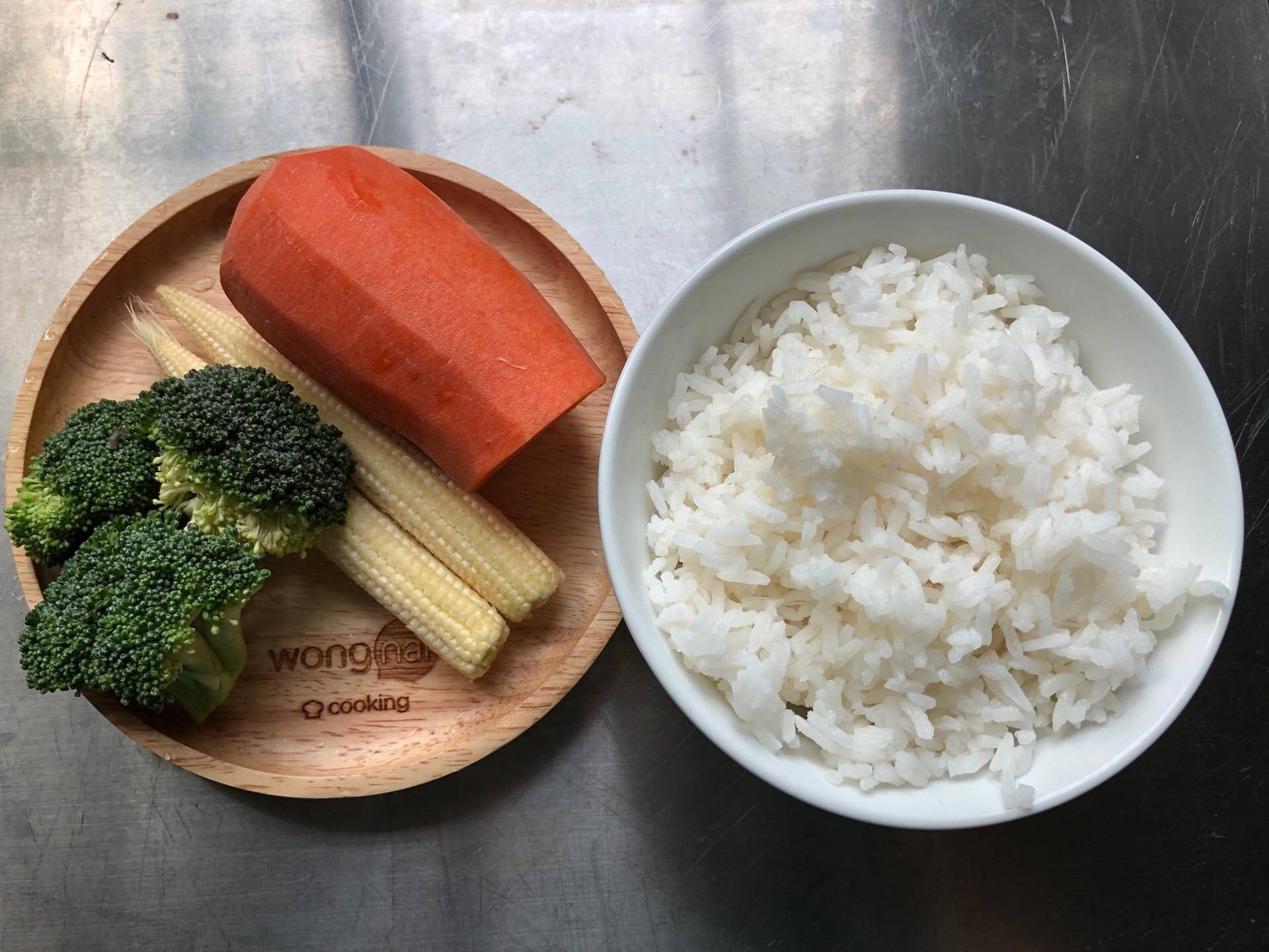 ข้าวผัดผักสามสีเจ