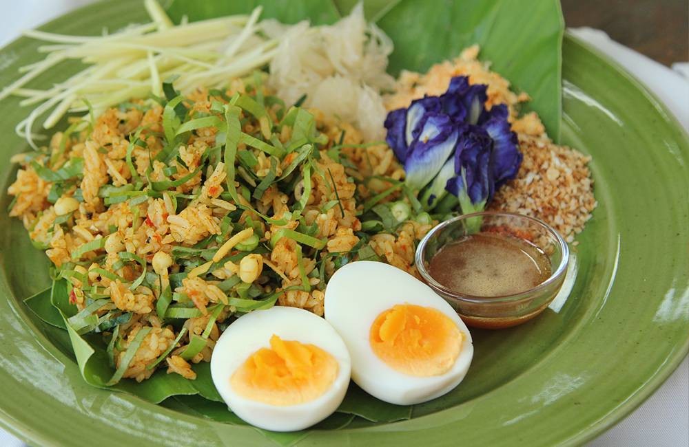 ข้าวยำเครื่อง