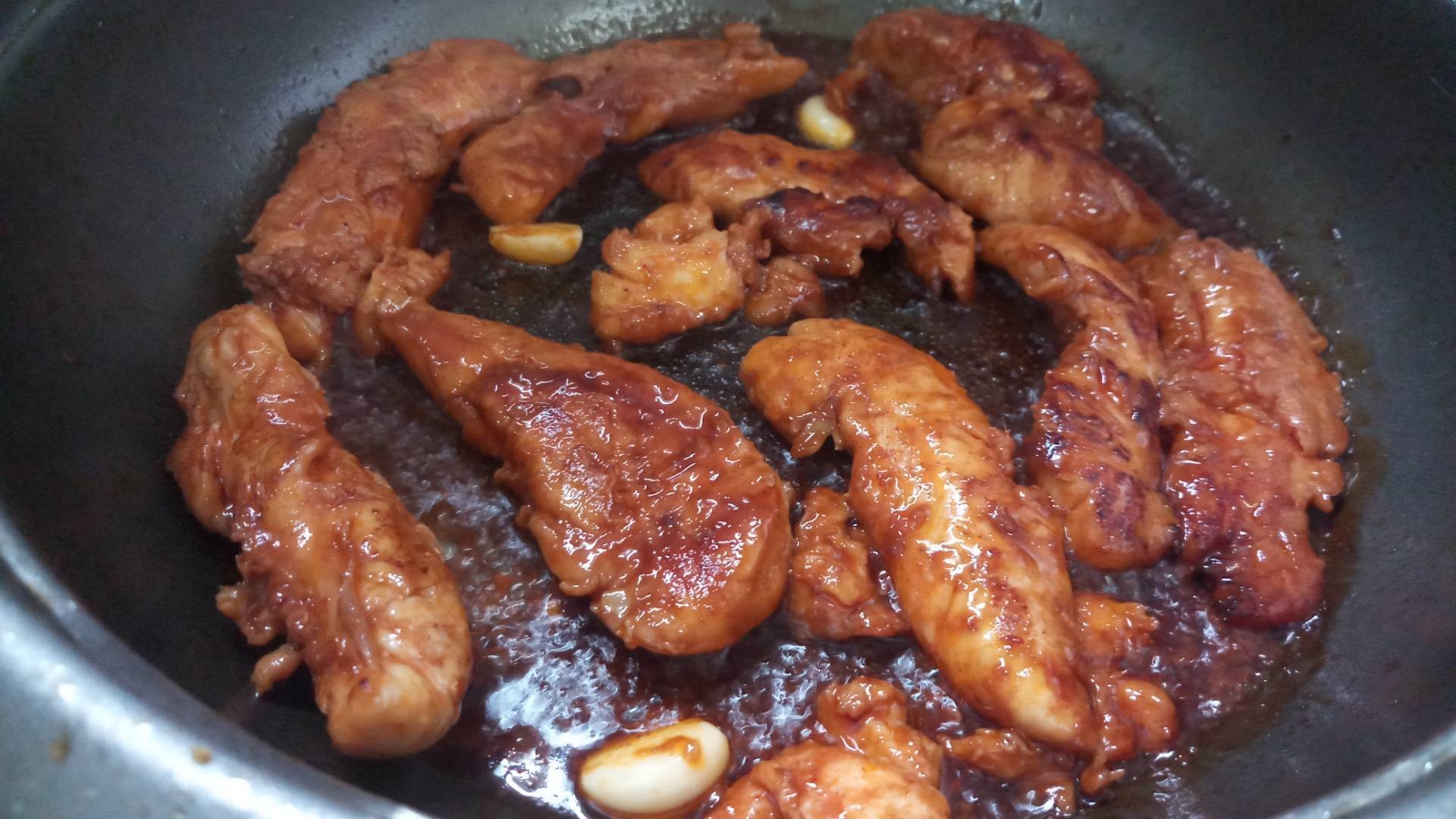 ไก่ย่างซอสเกาหลีในดงสาหร่าย
Spicy Bulgogi  sauce Chicken