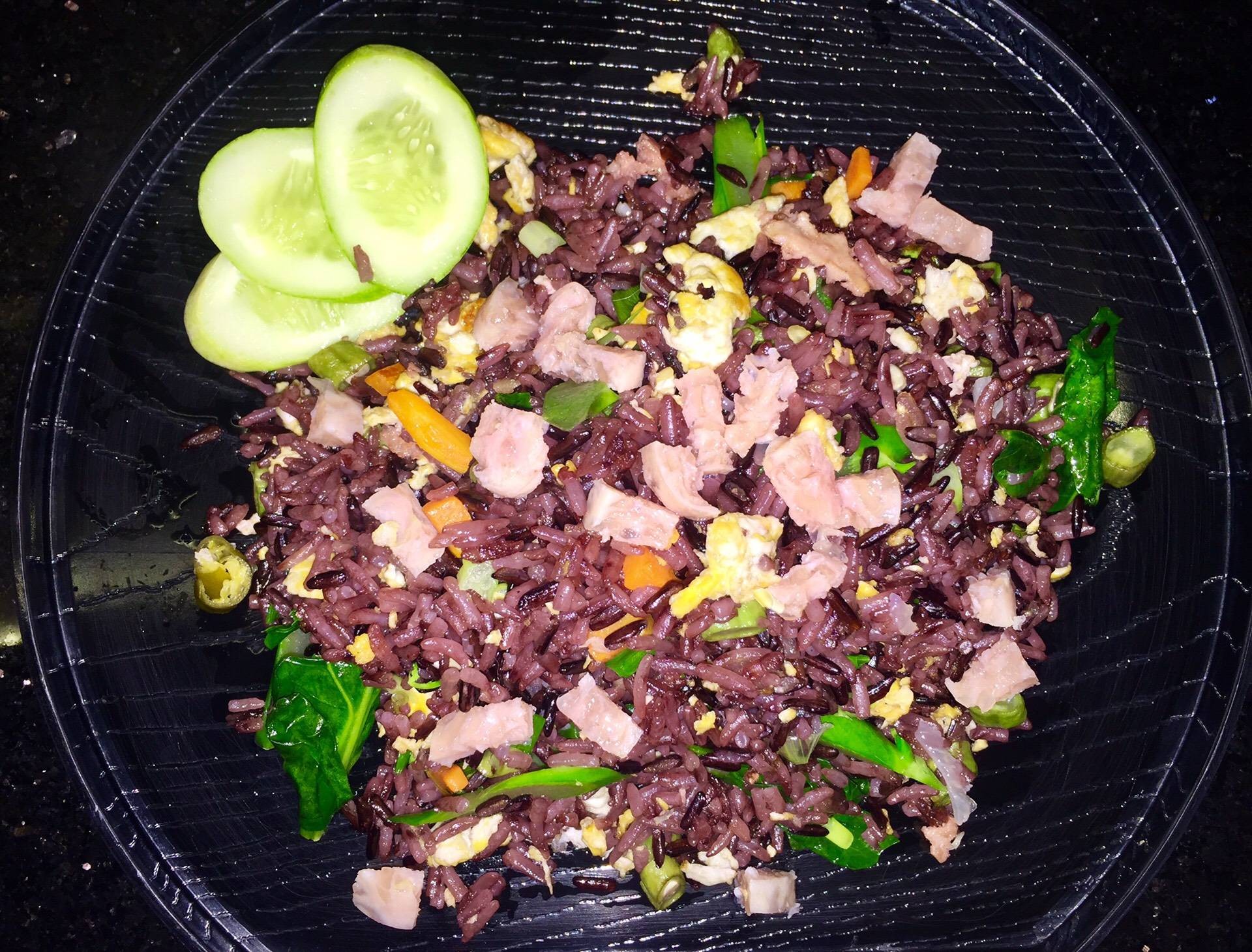 ข้าวผัดแหนม ไรเบอรี่