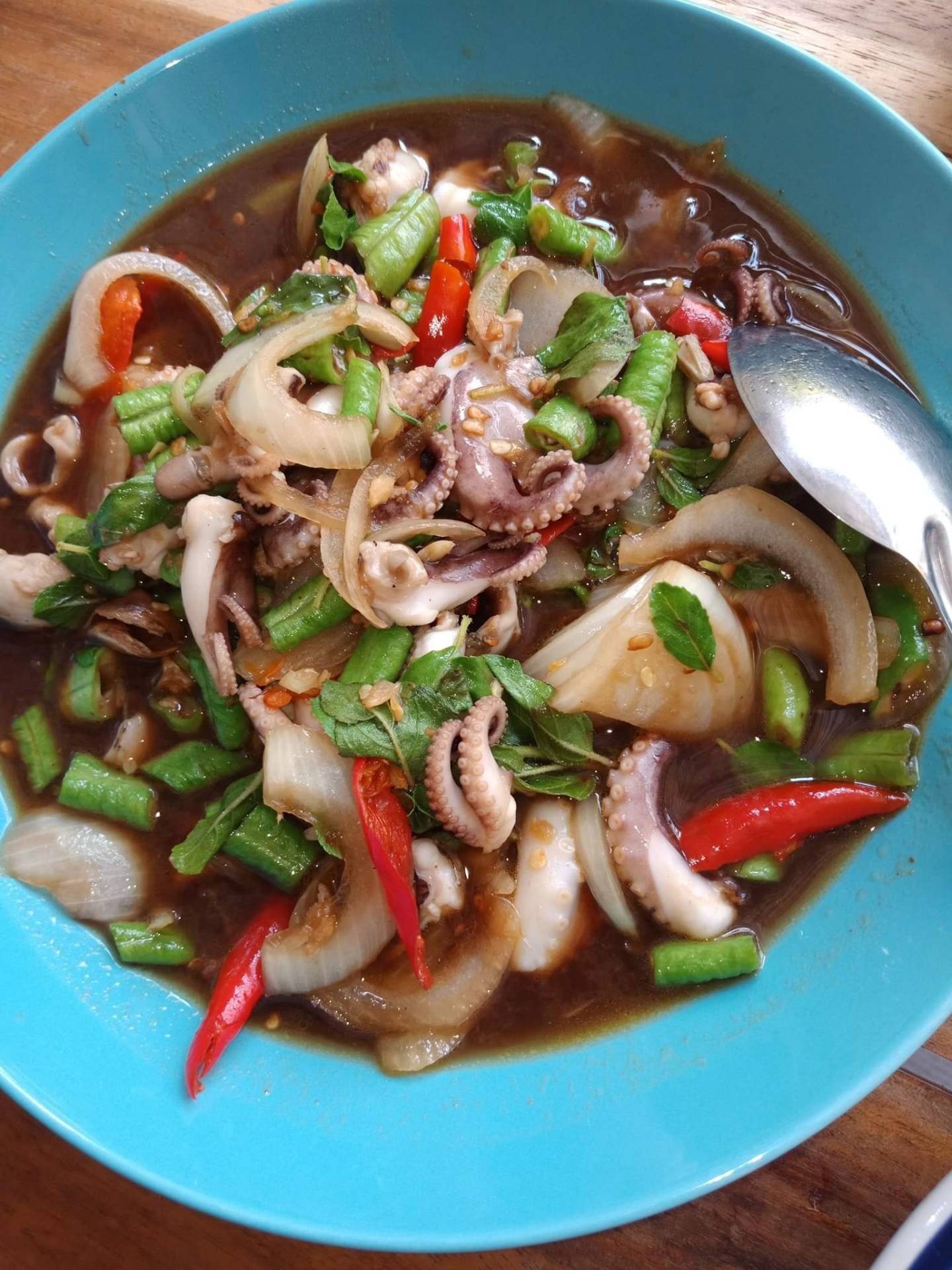 ผัดกระเพราปลาหมึก