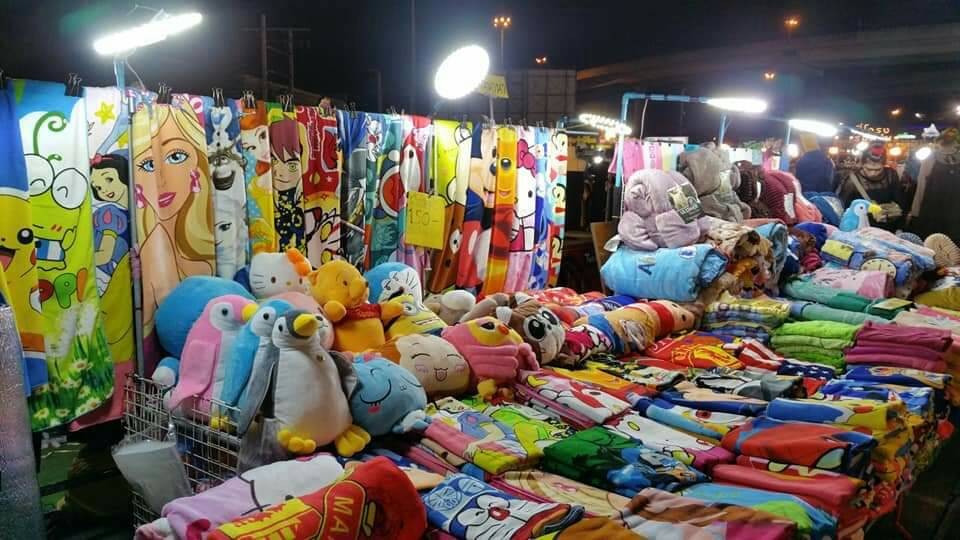 ตลาดนัดเลียบด่วนรามอินทรา