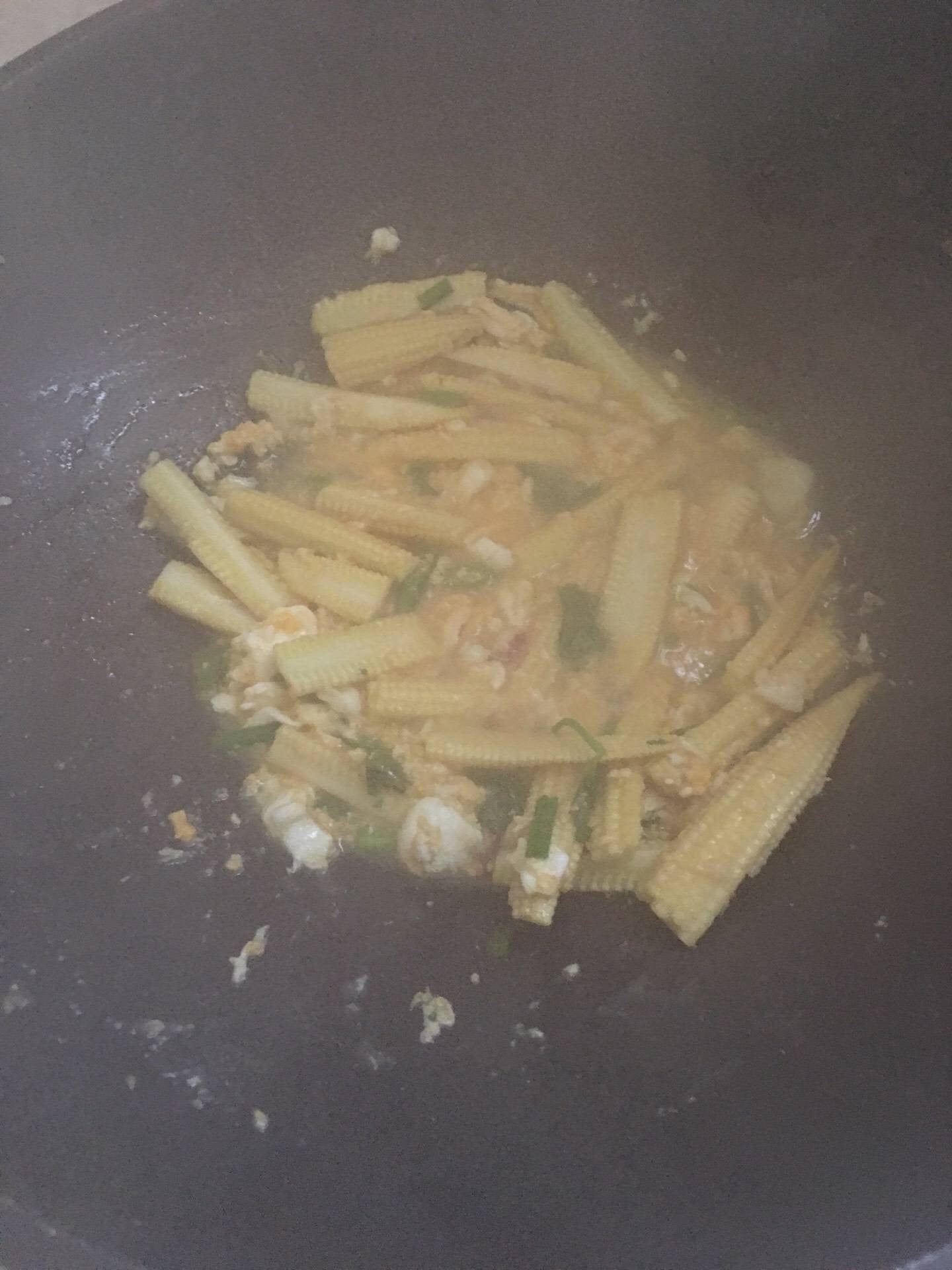 ข้าวโพดอ่อนผัดไข่