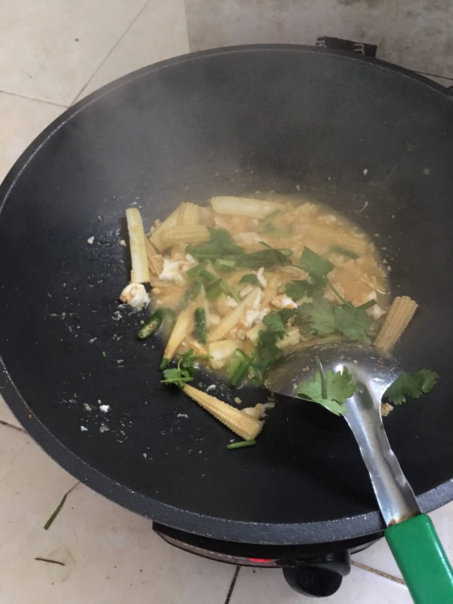 ข้าวโพดอ่อนผัดไข่