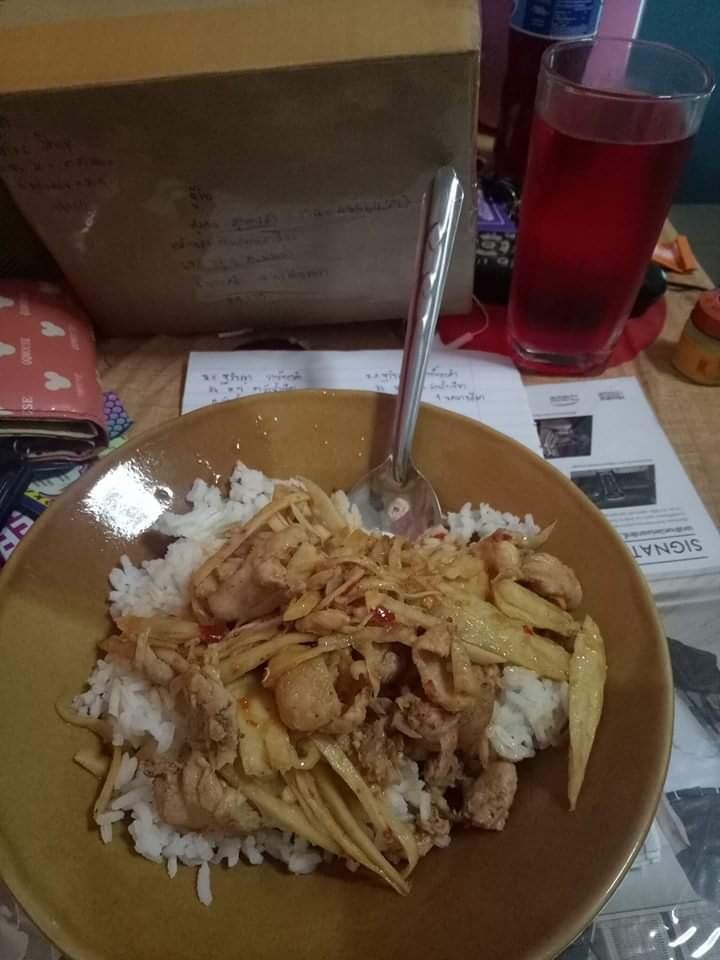 ไก่ผัดหน่อไม้ส้ม