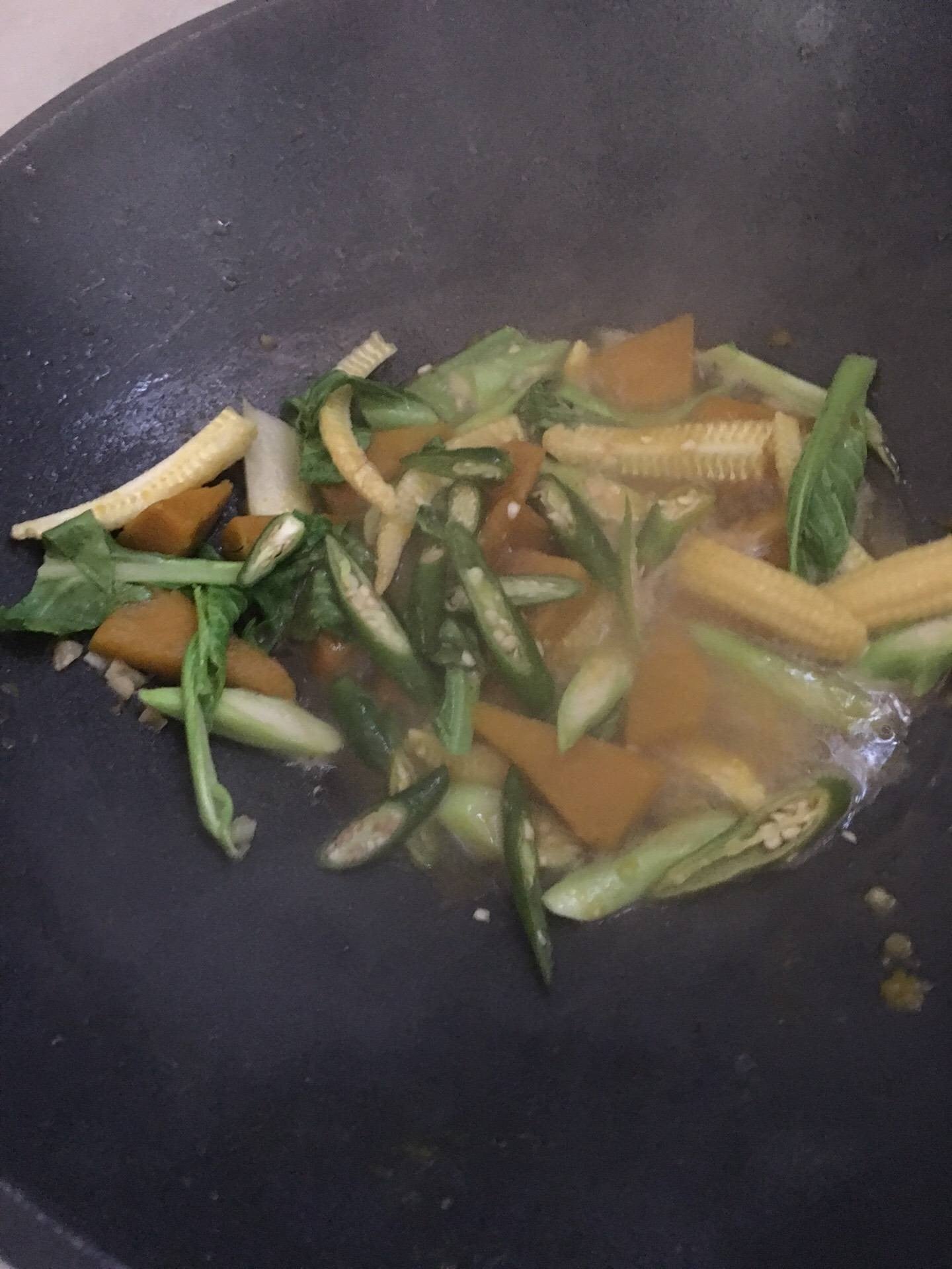 ผัดผักน้ำมันหอย