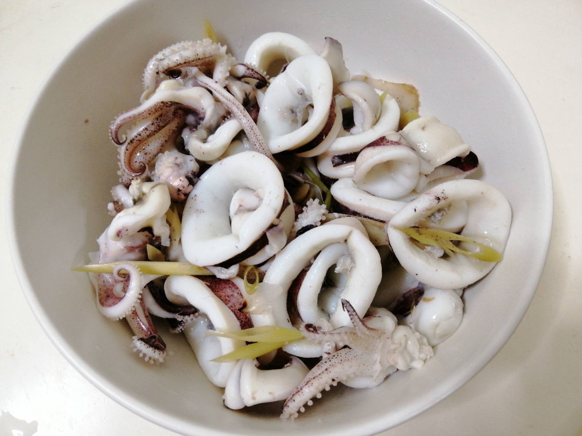 ปลาหมึก​ลวกจิ้ม