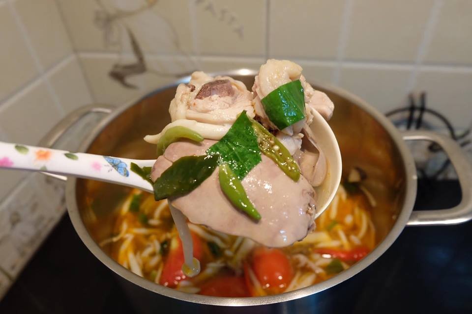 ต้มยำไก่ 