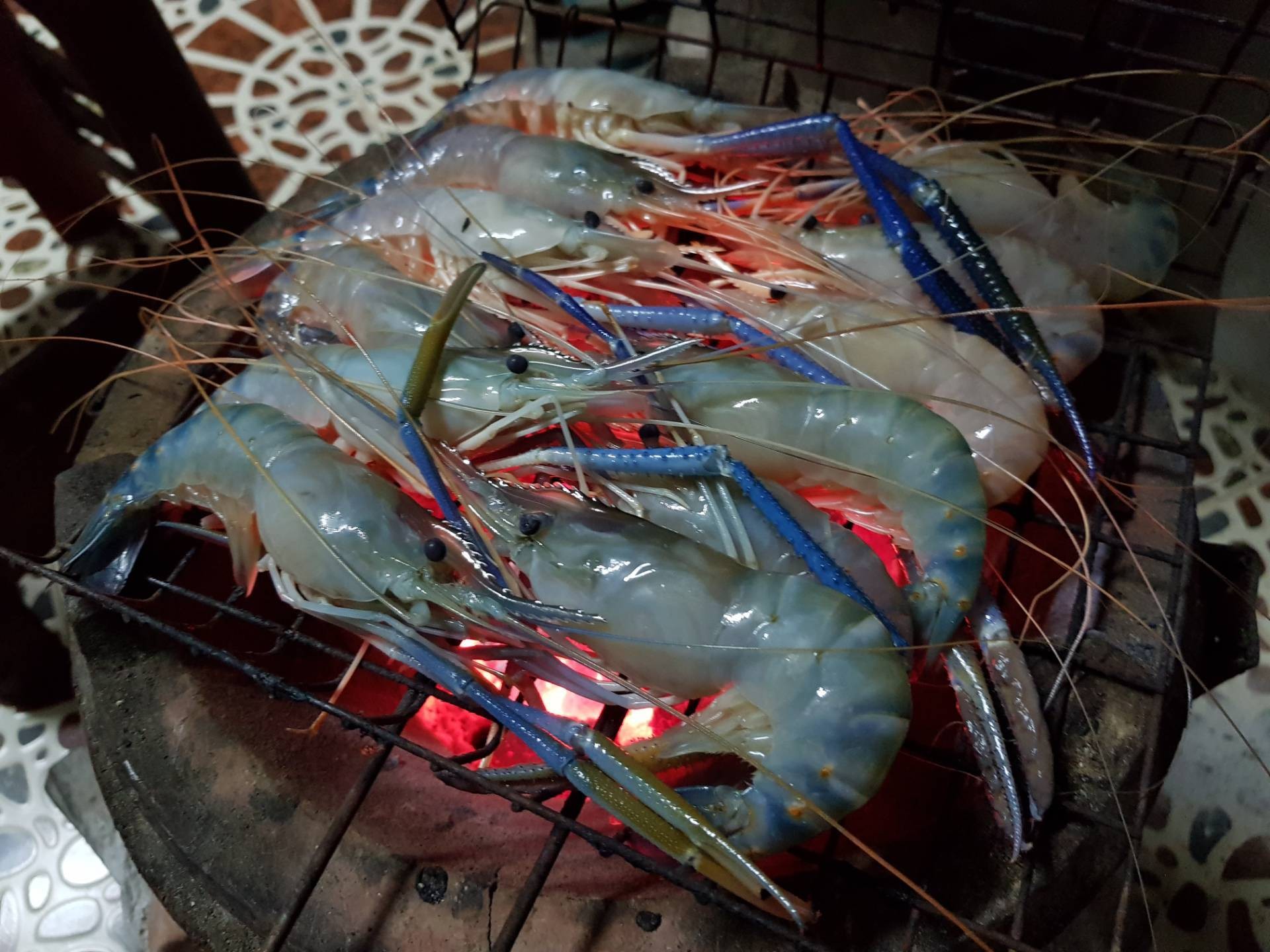 กุ้งเผามันเยิ้มๆๆๆ