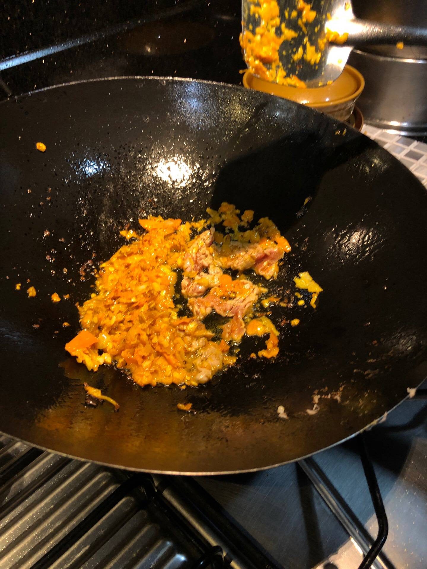 เนื้อปูผัดพริกเหลือง