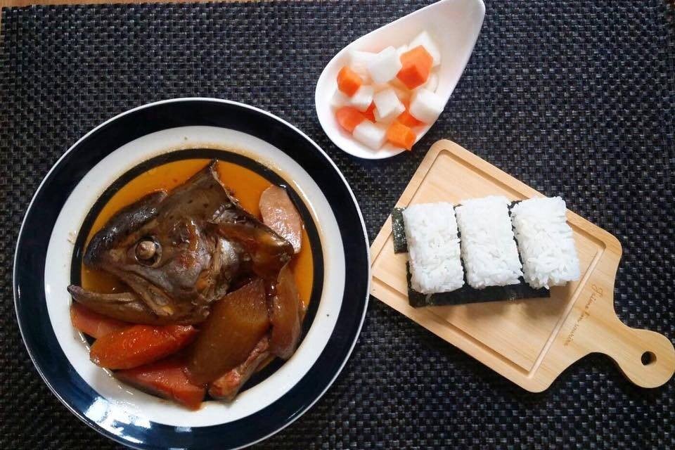 หัวปลาแซลม่อนต้มซีอิ๊ว