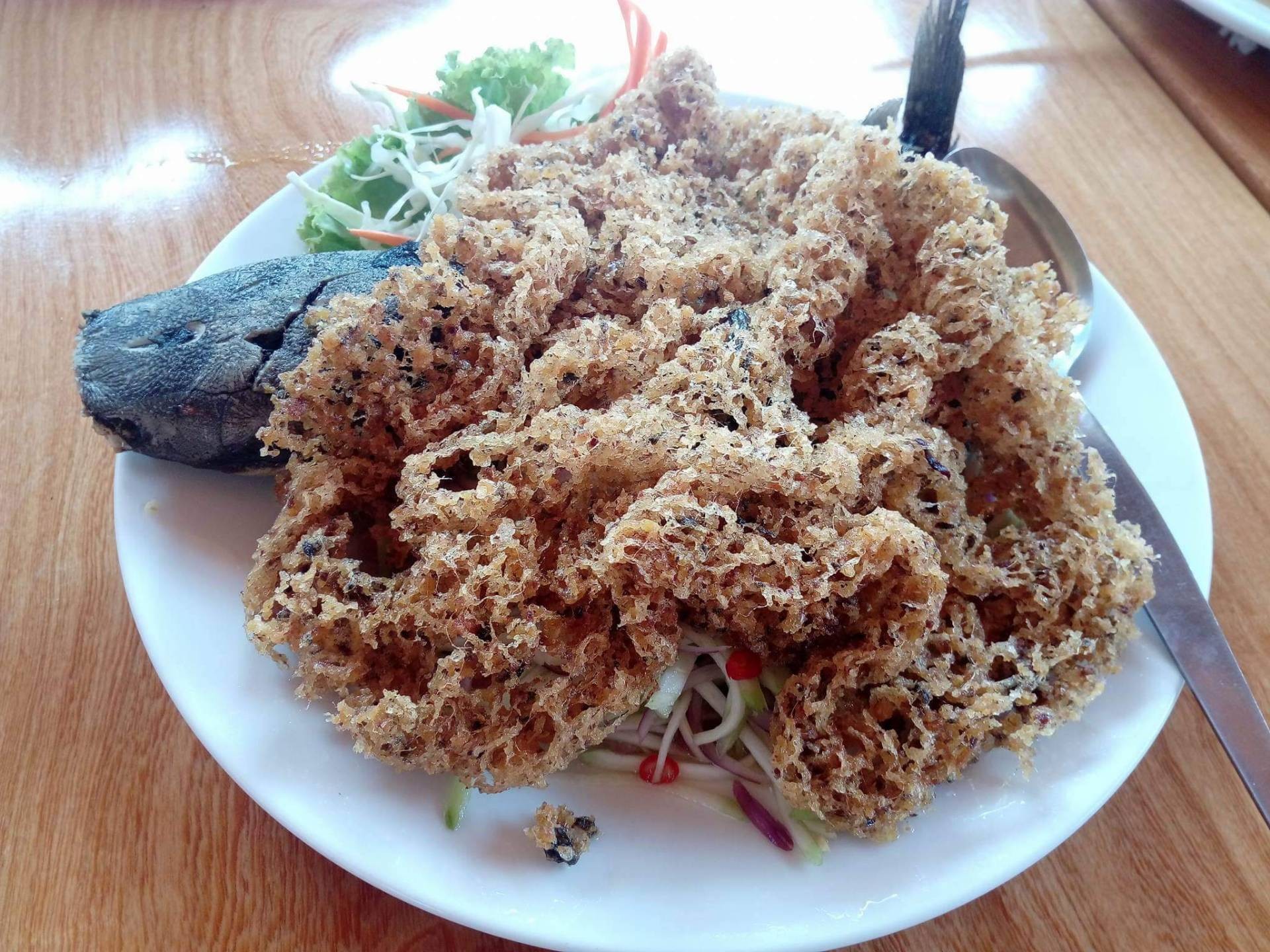 ยำปลาดุกฟู