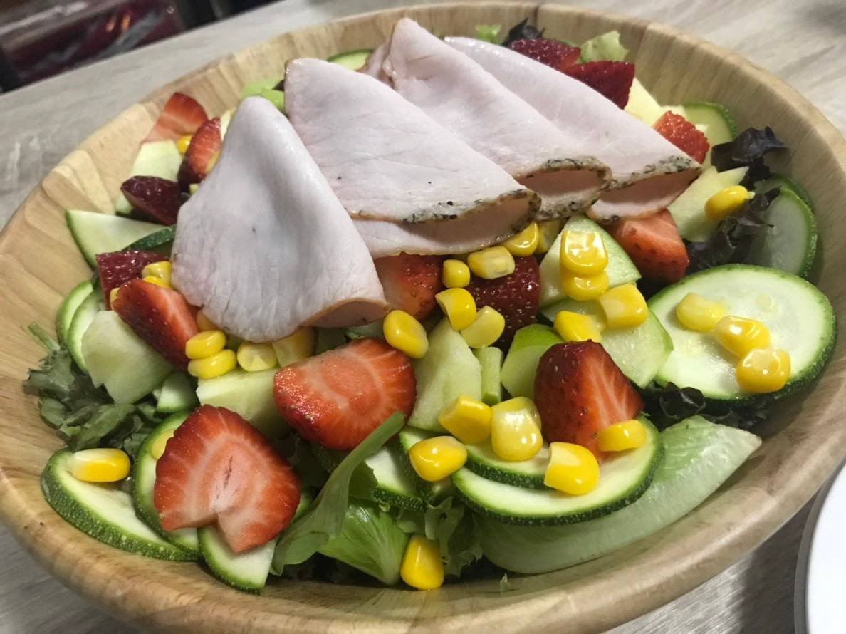 สลัดรวมร่าง (mix salad)