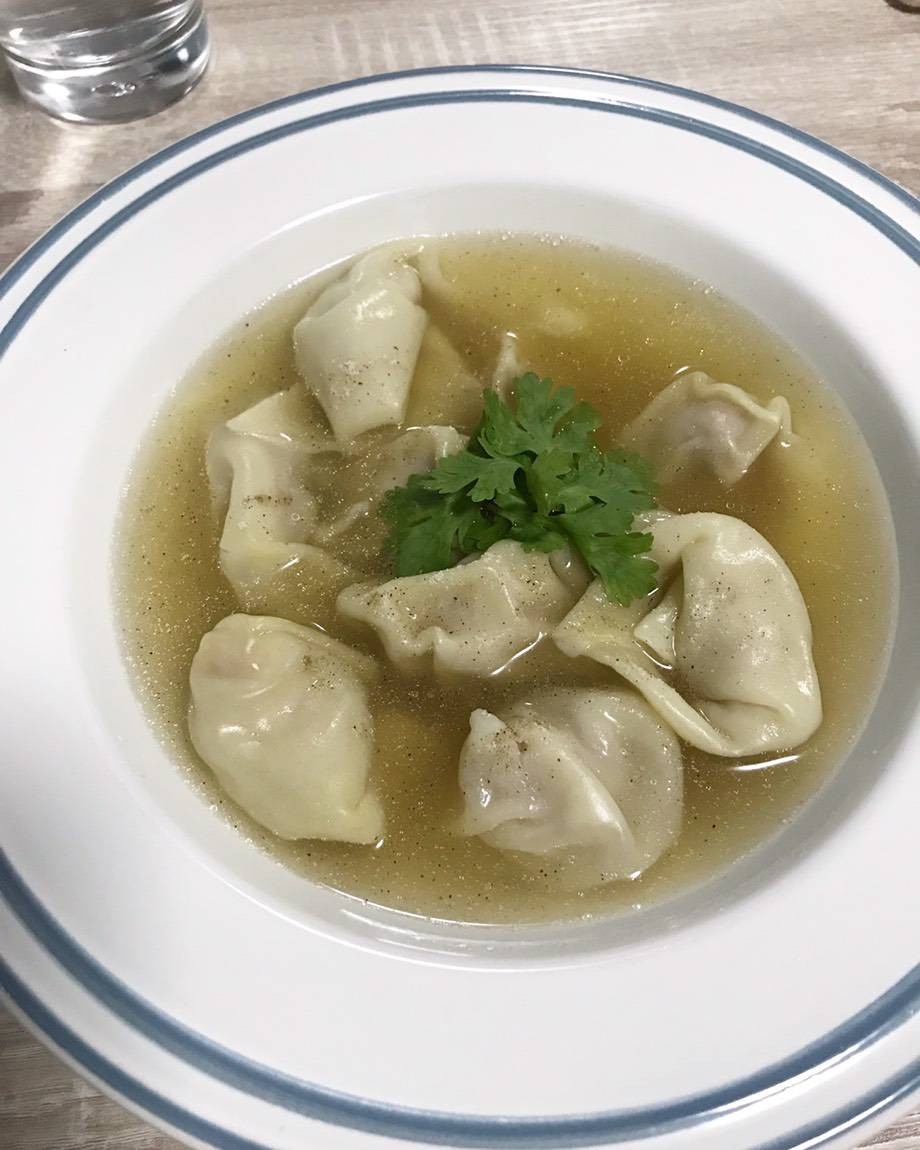 เกี๊ยวซุปต้นหอมญี่ปุ่น (Dumpling with Japanese bunching onion soup)